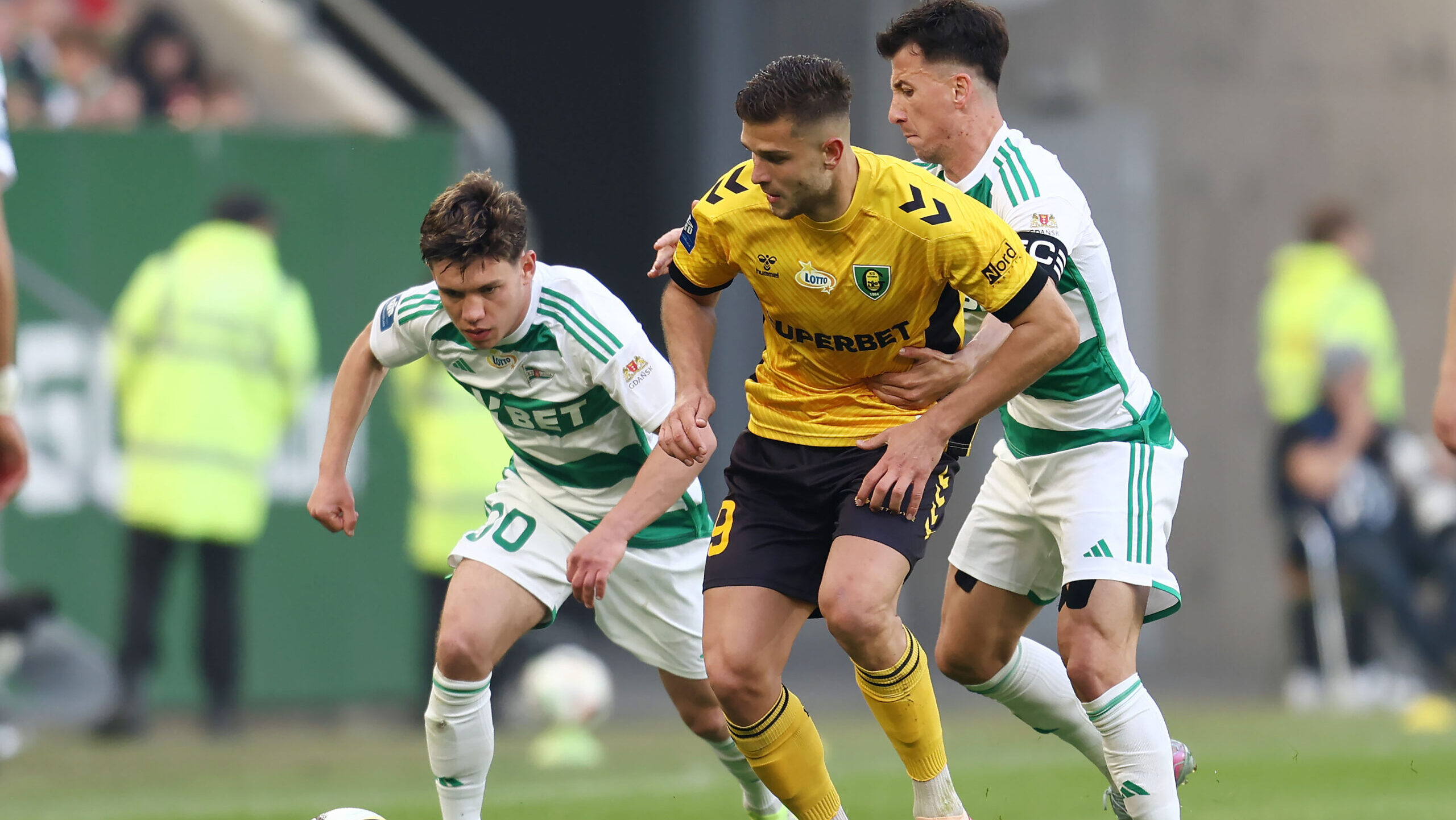 2025.05.24 Gdansk Pilka nozna PKO BP Ekstraklasa sezon 2024/2025 Lechia Gdansk - GKS Katowice N/z Maksym Chlan Khlan Filip Szymczak Rifet Kapic Foto Piotr Matusewicz / PressFocus

2025.05.24 Gdansk
Football Polish PKO BP Ekstraklasa season 2024/2025 
Lechia Gdansk - GKS Katowice 
Maksym Chlan Khlan Filip Szymczak Rifet Kapic 
Credit: Piotr Matusewicz / PressFocus