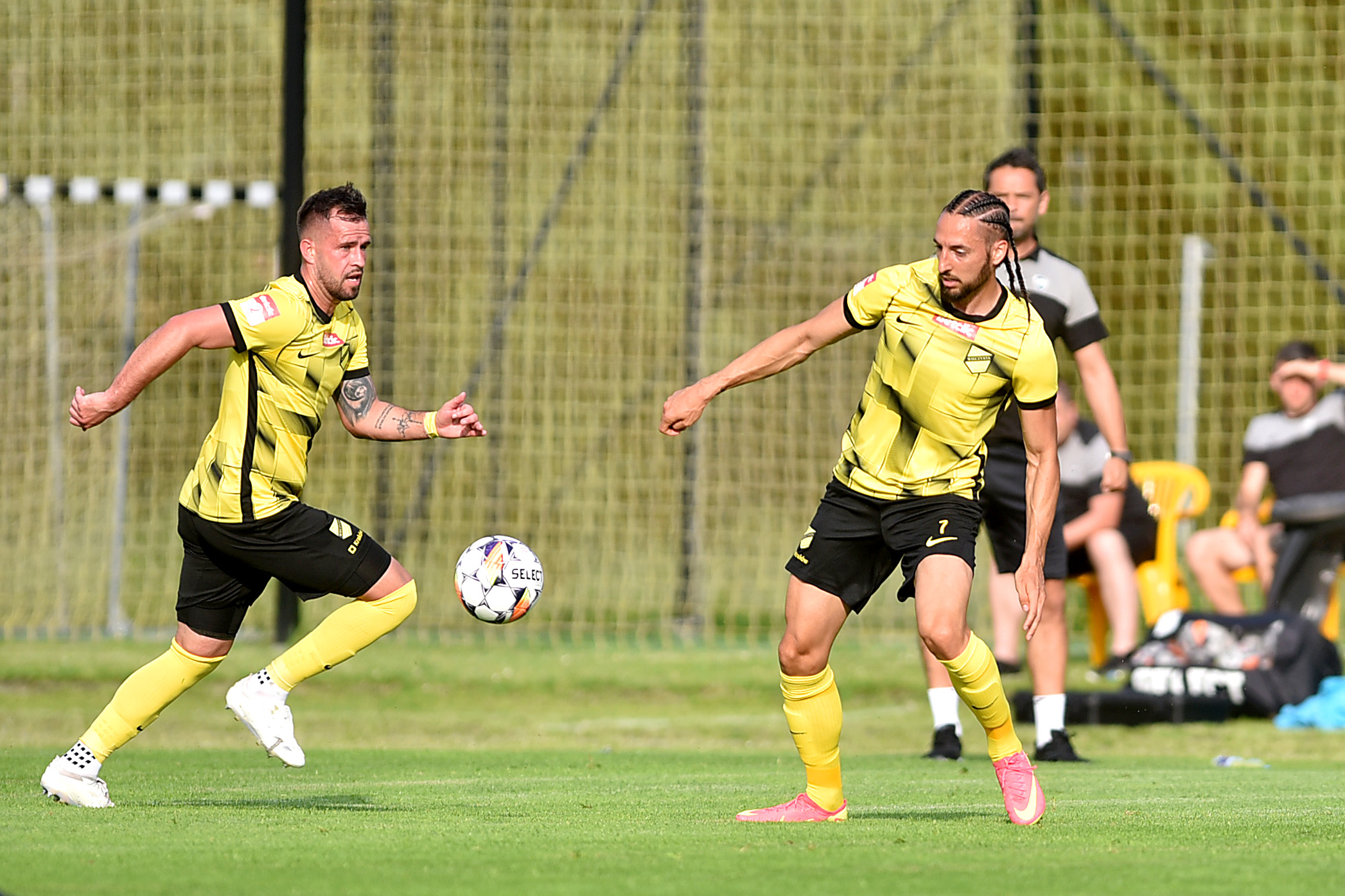 2025.06.07 Krakow
Pilka nozna , Betclic II liga , sezon 2024/25
Wieczysta Krakow - Rekord Bielsko-Biala
N/z Rafal Pietrzak, Dijan Vukojevic
Foto Krzysztof Porebski / PressFocus

2025.06.07 Krakow
Football , Polish league, third level , 2024/2025 season
Wieczysta Krakow - Rekord Bielsko-Biala
Rafal Pietrzak, Dijan Vukojevic
Credit: Krzysztof Porebski / PressFocus