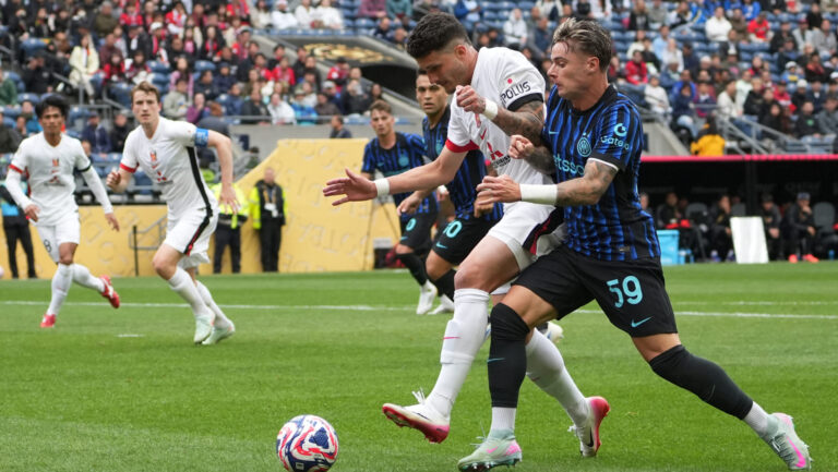 Inter Milan midfielder Nicola Zalewski (59) is muscled off the ball by Urawa Red Diamonds defender Danilo Boza (3) during the first half of a FIFA Club World Cup match at Lumen Field in Seattle, Washington on 21 Jun 2025. (Photo credit Nate Koppelman / Sipa USA)
2025.06.21 Seattle
pilka nozna klubowe mistrzostwa swiata FIFA
Inter Mediolan - Urawa Red Diamonds
Foto Nate Koppleman/SIPA USA/PressFocus

!!! POLAND ONLY !!!