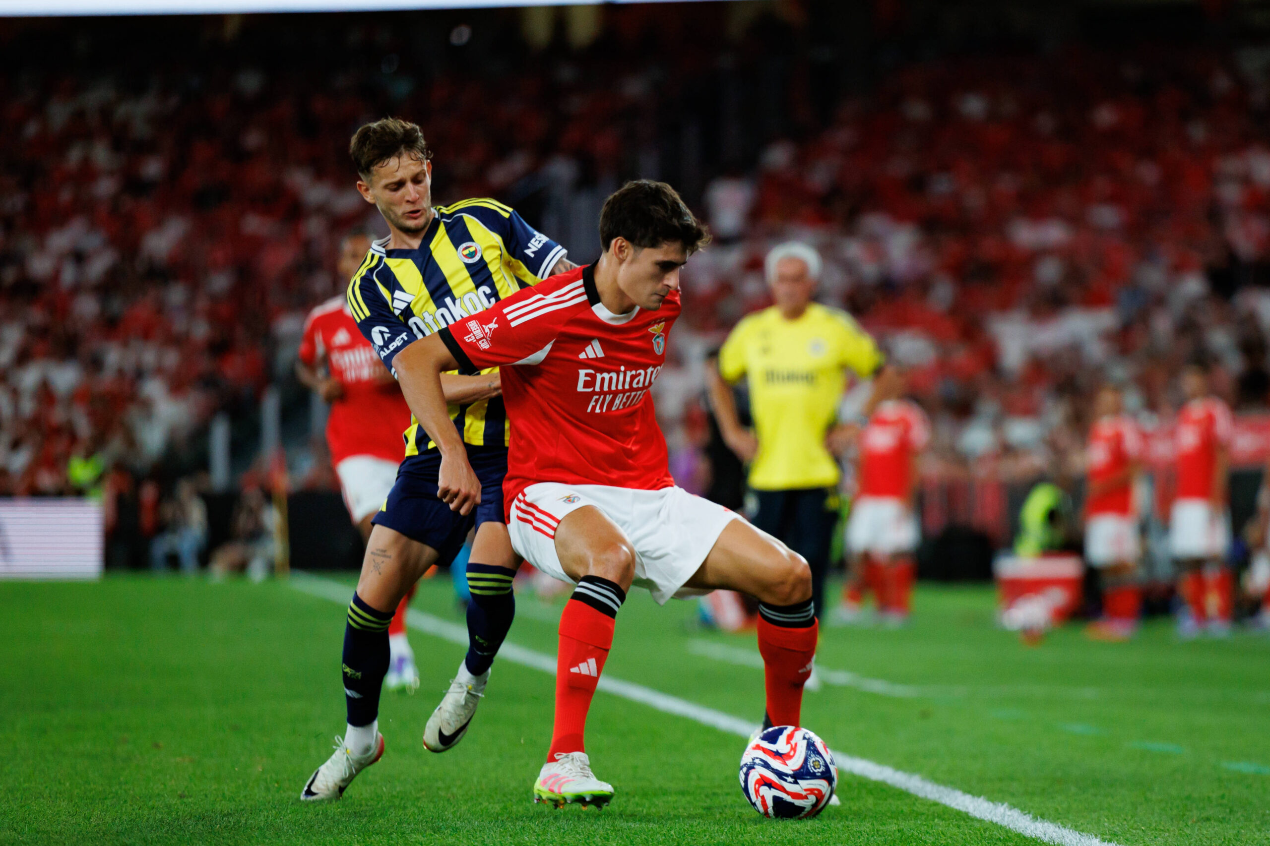 Sebastian Szymanski and Antonio Silva seen during Eusebio Cup game between SL Benfica and Fenerbahce SK Maciej Rogowski Lisbon Estadio Da Luz Portugal Copyright: xMaciejxRogowskix benficavsfenerbahce2526-311
2025.07.26 Lizbona
pilka nozna sparing mecz towarzyski
Benfica Lizbona - Fenerbahce Stambul
Foto IMAGO/PressFocus

!!! POLAND ONLY !!!
