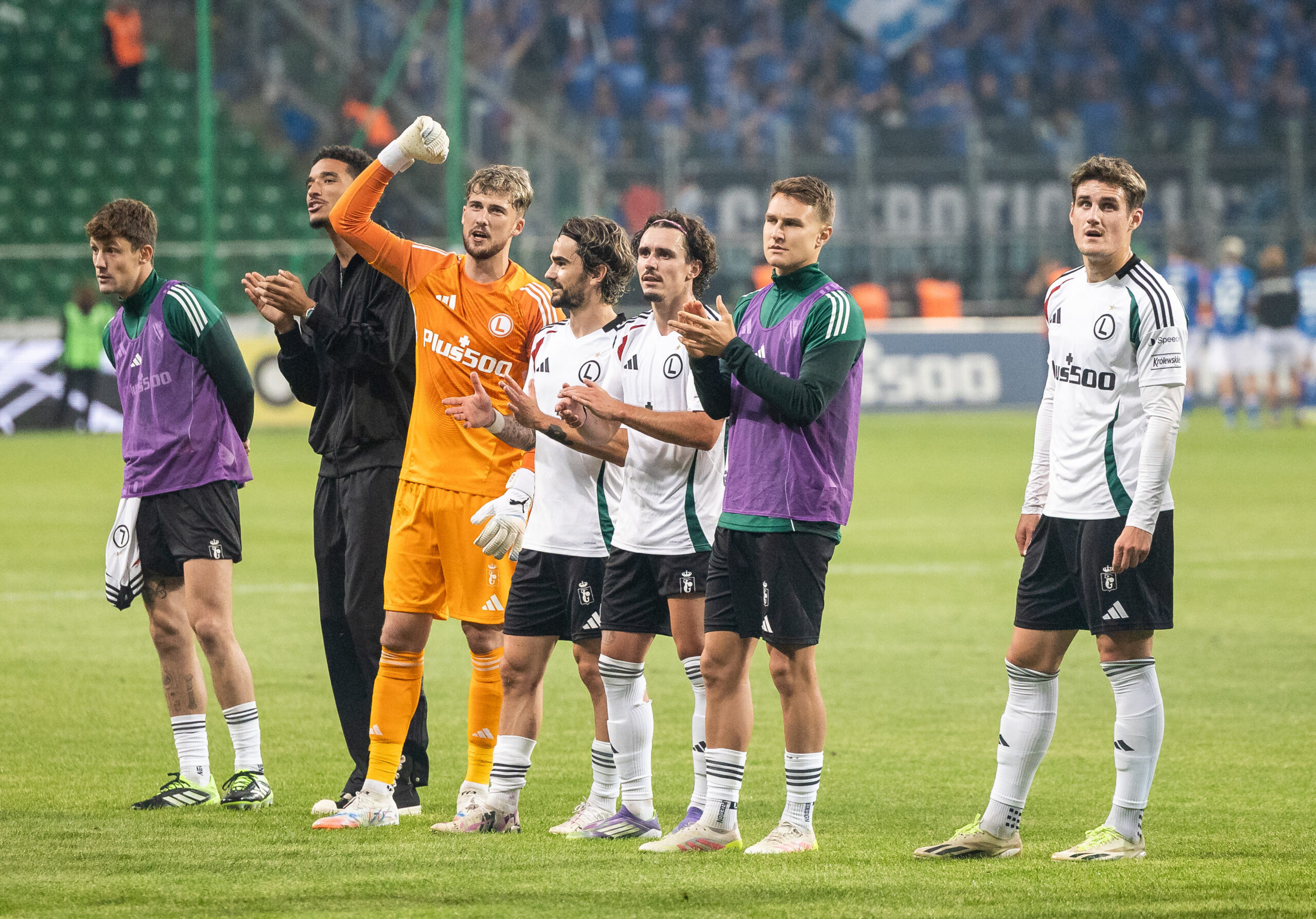 2025.07.31 Warszawa
pilka nozna Liga Europy kwalifikacje sezon 2025/2026
Legia Warszawa - Banik Ostrava
N/z Kacper Tobiasz (Legia), radosc pilkarzy Legii po meczu
Foto Tomasz Jastrzebowski / Foto Olimpik / PressFocus

2025.07.31 Warszawa
Football - Europa League second qualifying round season 2025/2026
Legia Warszawa - Banik Ostrava
Kacper Tobiasz (Legia), radosc pilkarzy Legii po meczu
Credit: Tomasz Jastrzebowski / Foto Olimpik / PressFocus