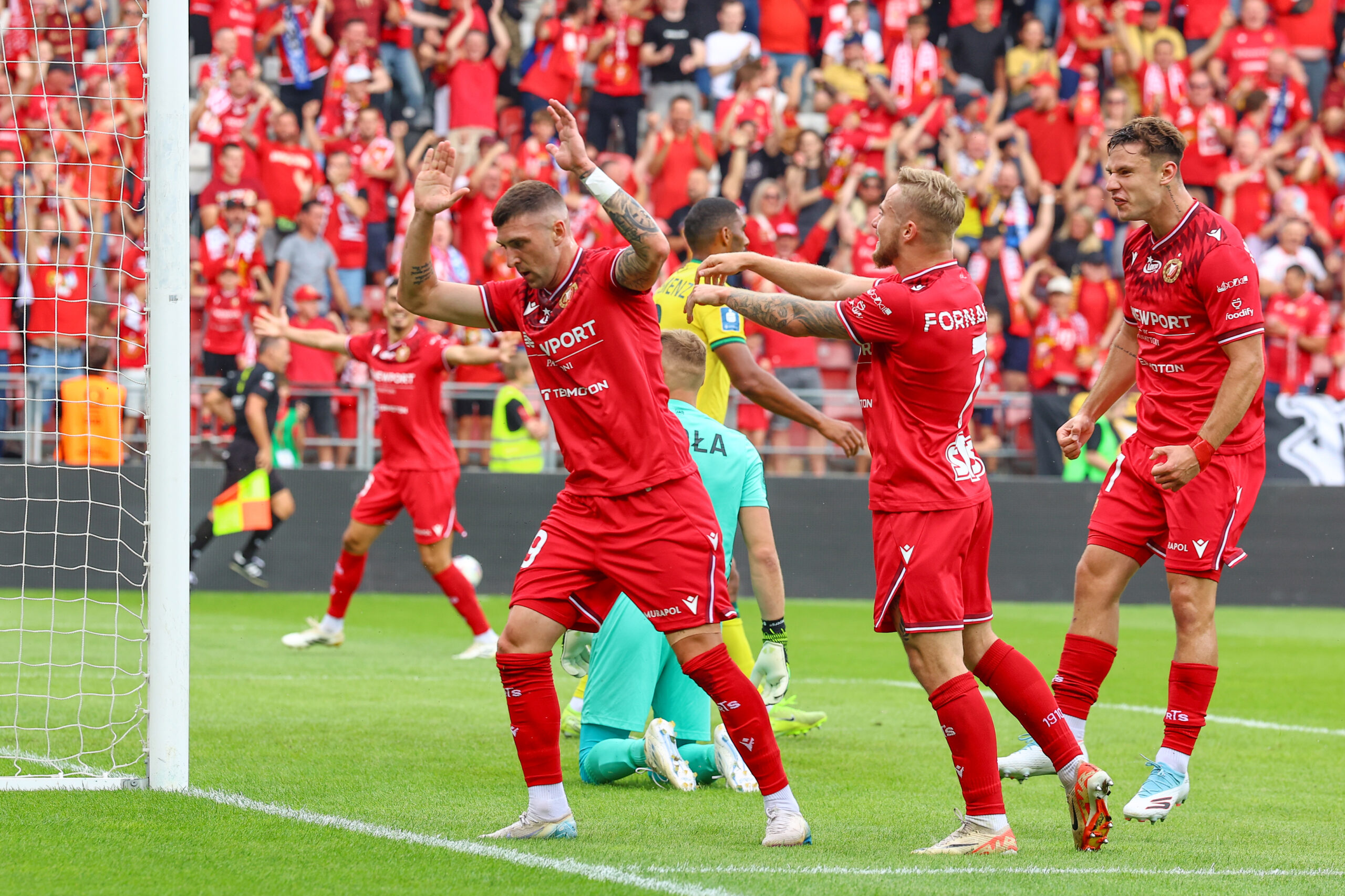 2025.08.02 Lodz
Pilka nozna Ekstraklas Liga sezon 2025/2026 
Widzew  Lodz - GKS Katowice
N/z Sebastian Bergier Mariusz Fornalczyk
Foto Artur Kraszewski / PressFocus 

2025.08.02 Lodz
Football Polish Betclic 1 League Season 2025/2026 
Widzew  Lodz - GKS Katowice
Sebastian Bergier Mariusz Fornalczyk
Credit: Artur Kraszewski / PressFocus