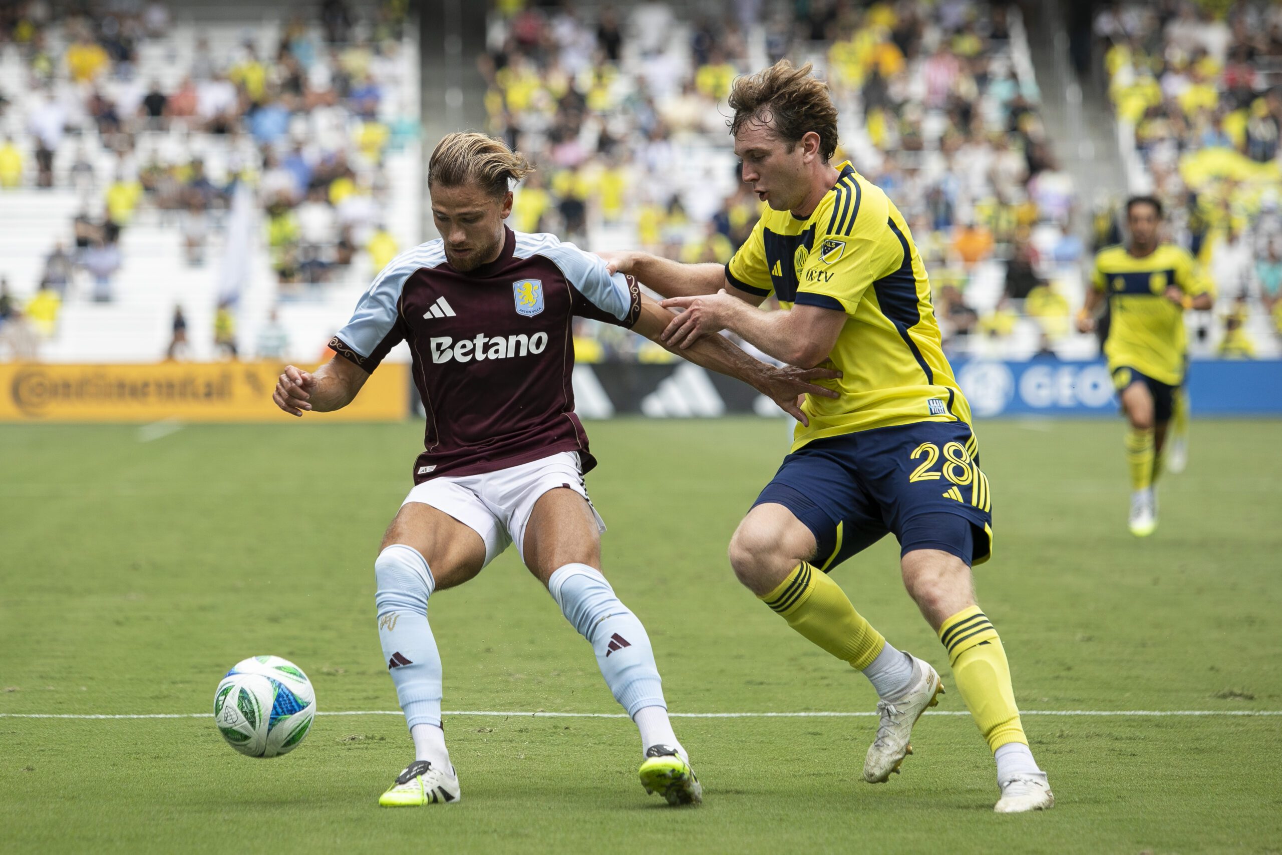 Aston Villa FC defender Matty Cash (2) and Nashville SC midfielder Wyatt Meyer (28) battle for the ball during the first half of the international friendly at GEODIS Park in Nashville, Tennessee on Aug. 2, 2025. (Photo by Kindell Buchanan/Sipa USA)
2025.08.02 Nashville
pilka nozna mecz towarzyski
Nashville SC - Aston Villa
Foto Kindell Buchanan/SIPA USA/PressFocus

!!! POLAND ONLY !!!