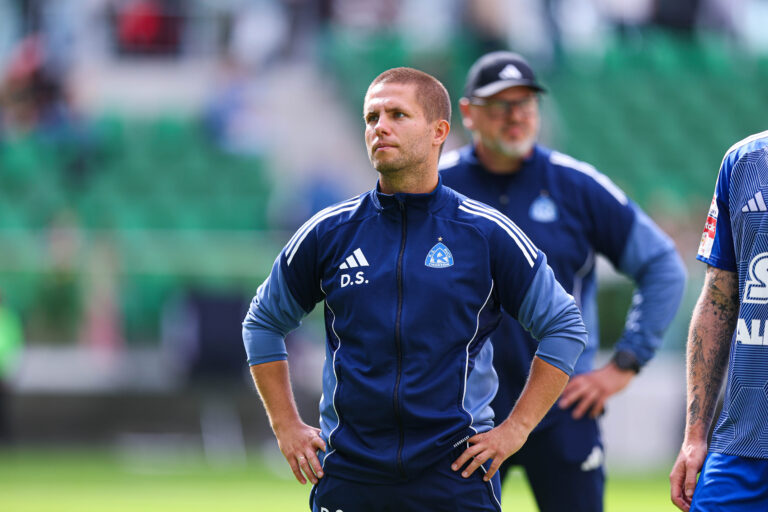 2025.08.03 Wroclaw
pilka nozna Betlic 1 liga sezon 2025/2026
Slask Wroclaw - Ruch Chorzow
N/z Dawid Szulczek (trener, head coach)
Foto Pawel Andrachiewicz / PressFocus

2025.08.03 Wroclaw
Football - Betlic First League season 2025/2026
Slask Wroclaw - Ruch Chorzow
Dawid Szulczek (trener, head coach)
Credit: Pawel Andrachiewicz / PressFocus