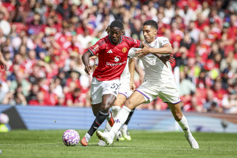 Manchester United, ManU FC v ACF Fiorentina, Pre-Season Friendly Manchester United midfielder Kobbie Mainoo 37 in action during the Manchester United FC v ACF Fiorentina Pre-Season Friendly match at Old Trafford, Manchester, England, United Kingdom on 9 August 2025 Credit: Phil Duncan/Every Second Media Editorial use only. All images are copyright Every Second Media Limited. No images may be reproduced without prior permission. Copyright: xIMAGO/EveryxSecondxMediax ESM-1545-0099 PhilxDuncanx/xEveryxSecondxMediax
2025.08.09 Manchester
pilka nozna sparing mecz towarzyski
Manchester United - ACF Fiorentina
Foto IMAGO/PressFocus

!!! POLAND ONLY !!!