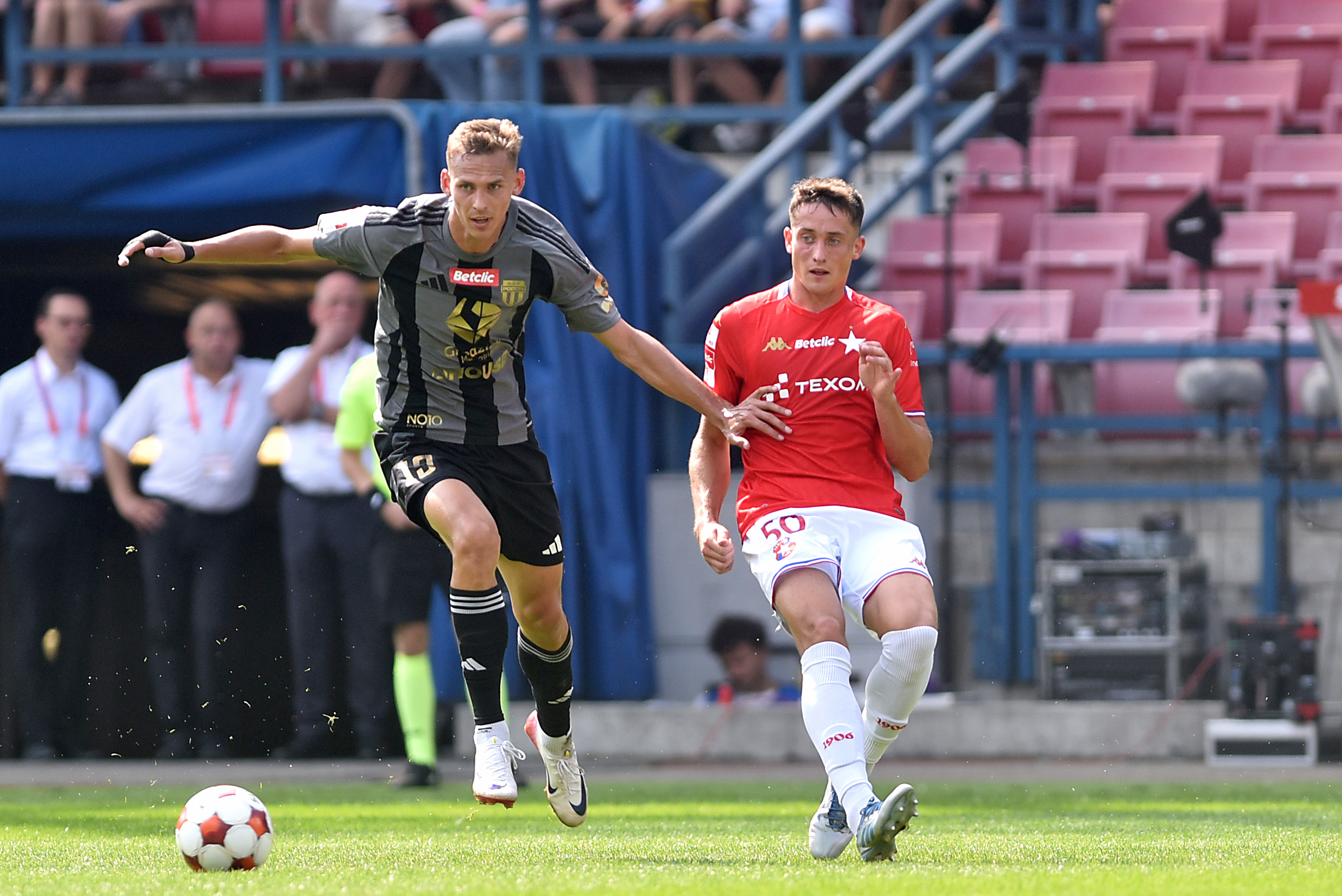 2025.08.10 Krakow
Pilka nozna , Betclic I liga , sezon 2025/26
Wisla Krakow - Pogon Grodzisk Mazowiecki
N/z Rafal Adamski, Mariusz Kutwa
Foto Krzysztof Porebski / PressFocus

2025.08.10 Krakow
Football , Polish league, second level , 2025/2026 season
Wisla Krakow - Pogon Grodzisk Mazowiecki
Rafal Adamski, Mariusz Kutwa
Credit: Krzysztof Porebski / PressFocus