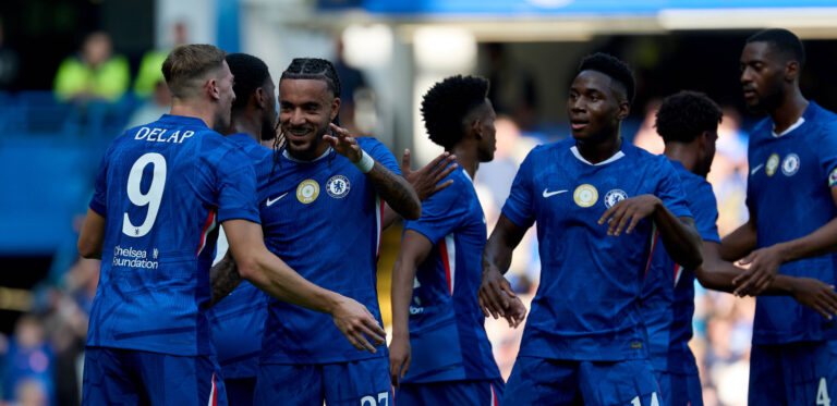 Liam Delap left of Chelsea celebrates scoring the 4-0 goal with team mate Malo Gusto during the VisitMalta weekender soccer match between Chelsea FC and AC Milan, at Stamford Bridge, London, United Kingdom on 10 August 2025. VisitMalta Weekender - Chelsea FC v AC Milan
2025.08.10 Londyn
pilka nozna sparing mecz towarzyski
Chelsea Londyn - AC Milan
Foto IMAGO/PressFocus

!!! POLAND ONLY !!!