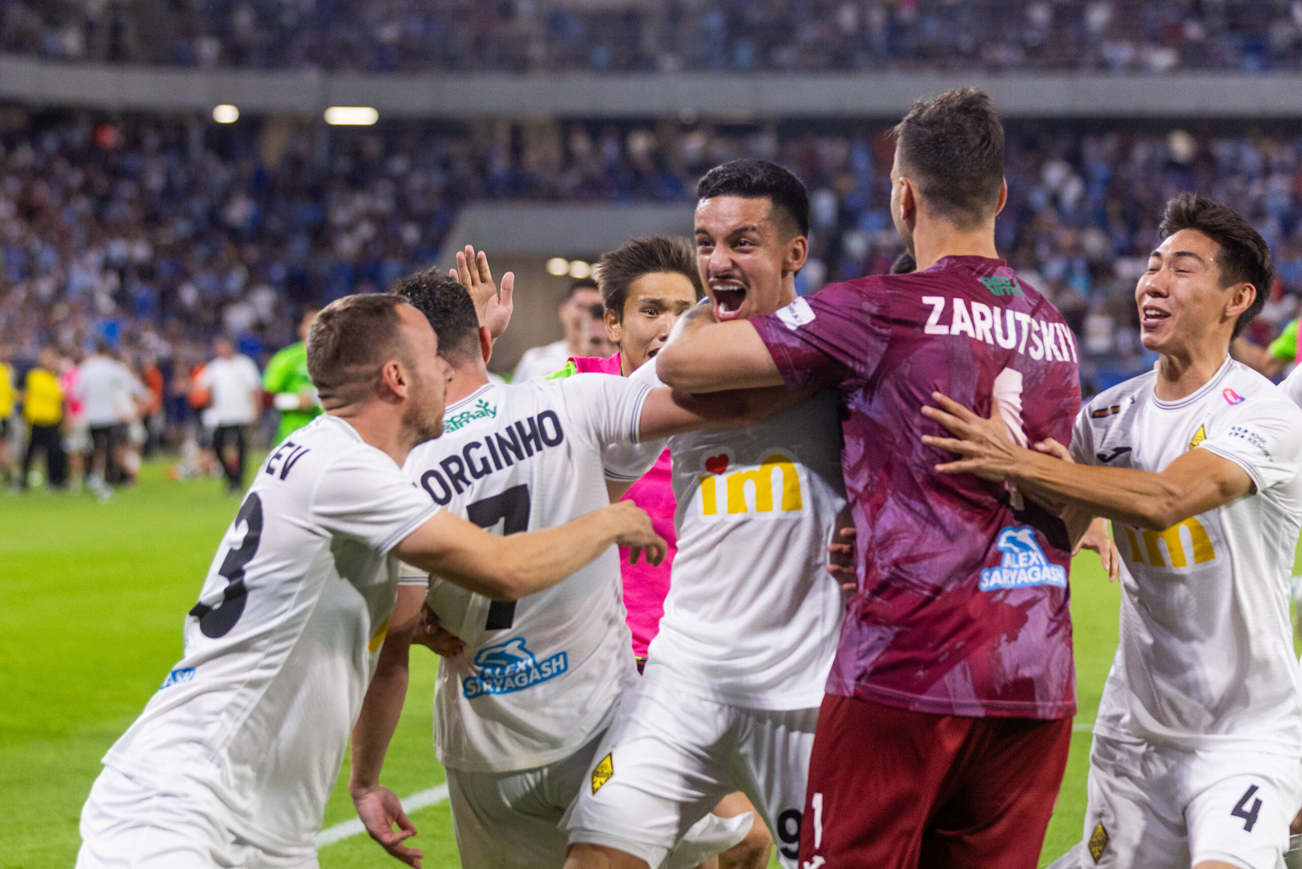 SLOVAN BRATISLAVA - KAIRAT ALMATY Dastan Satpayev of Kairat celebrates with his teammates during third qualifying round of UEFA Champions League football match between SK Slovan Bratislava and Kairat Almaty. Bratislava, Slovakia, August 12, 2025. Copyright: xx 080A5703
2025.08.12 Bratyslawa
pilka nozna , Liga Mistrzow
Slovan Bratyslawa - Kajrat Almaty
Foto IMAGO/PressFocus

!!! POLAND ONLY !!!