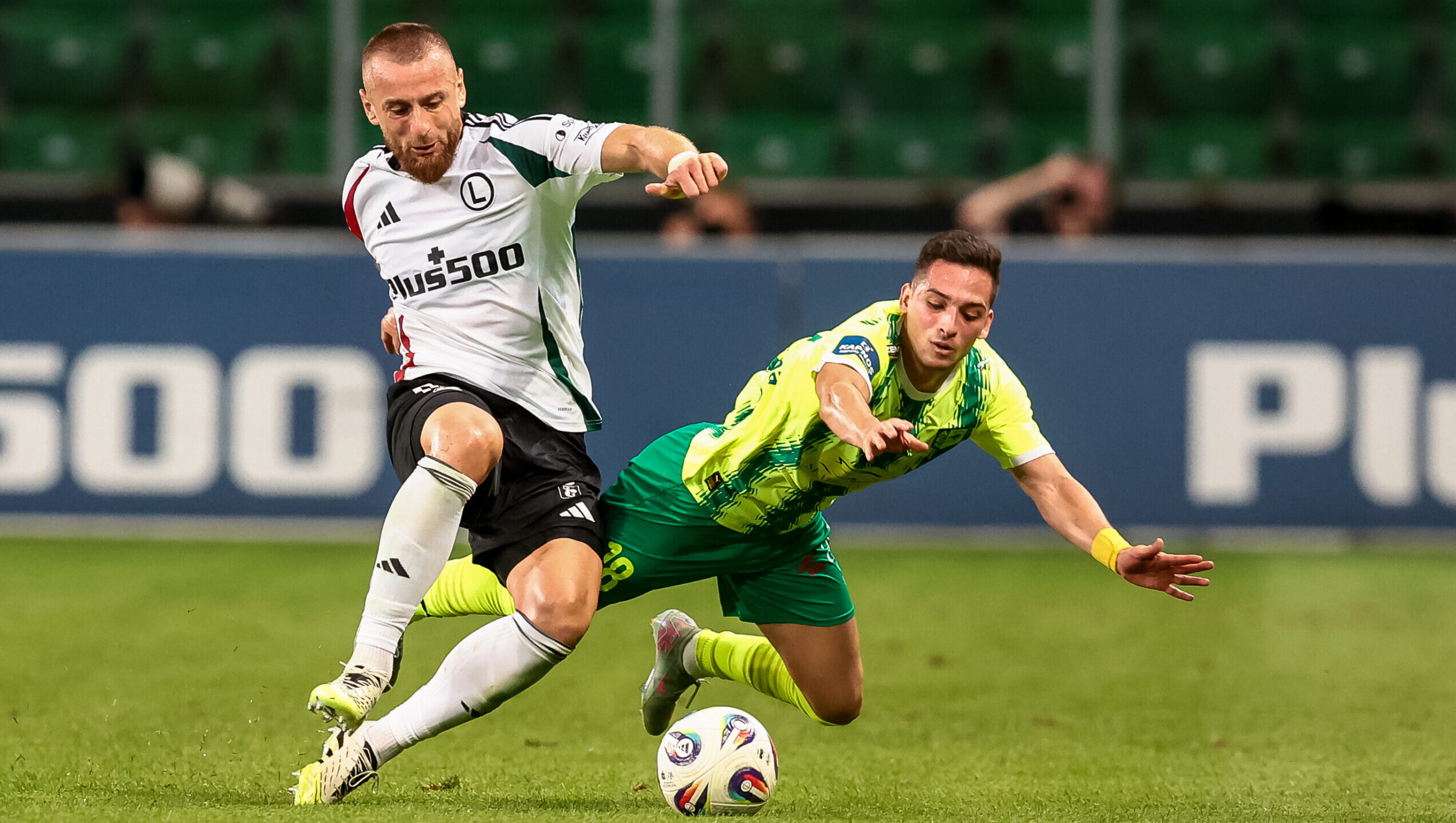 2025.08.14 Warszawa
pilka nozna Liga Europy kwalifikacje sezon 2025/2026
Legia Warszawa - AEK Larnaca
N/z Rafal Augustyniak (Legia), Yerson Chacon (Larnaca)
Foto Tomasz Jastrzebowski / Foto Olimpik / PressFocus

2025.08.14 Warszawa
Football - Europa League third qualifying round season 2025/2026
Legia Warszawa - AEK Larnaca
Rafal Augustyniak (Legia), Yerson Chacon (Larnaca)
Credit: Tomasz Jastrzebowski / Foto Olimpik / PressFocus