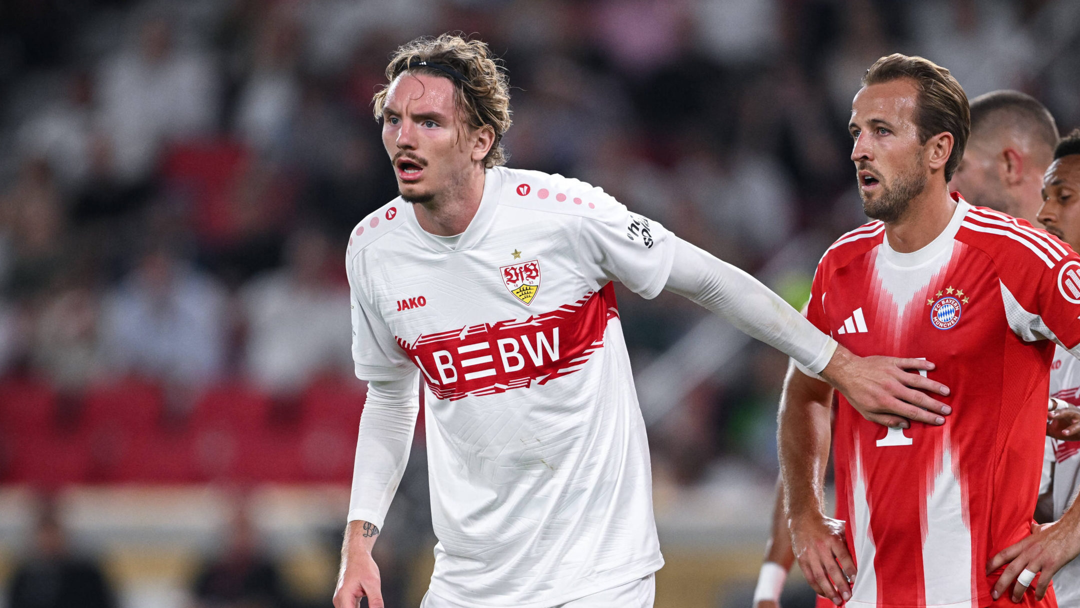 Fussball Supercup Saison 2025/2026 VfB Stuttgart - FC Bayern Muenchen 16.08.2025 Alles im Griff Nick Woltemade li, VfB Stuttgart und Harry Kane re, FC Bayern Muenchen *** Football Supercup Season 2025 2026 VfB Stuttgart FC Bayern Muenchen 16 08 2025 Everything under control Nick Woltemade left, VfB Stuttgart and Harry Kane right, FC Bayern Muenchen
2025.08.16 Stuttgart
pilka nozna , Superpuchar Niemiec
VfB Stuttgart - FC Bayern Monachium
Foto IMAGO/PressFocus

!!! POLAND ONLY !!!