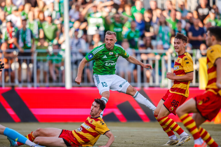 2025.08.17 Radom Pilka Nozna PKO BP Ekstraklasa Sezon 2025/2026 Radomiak Radom - Jagiellonia Bialystok N/z Jan Grzesik Strzal Gol Foto Dawid Figura / PressFocus 

2025.08.17 Radom Football Polish Ekstraklasa Season 2025/2026 Radomiak Radom - Jagiellonia Bialystok Jan Grzesik Strzal Gol Credit: Dawid Figura / PressFocus