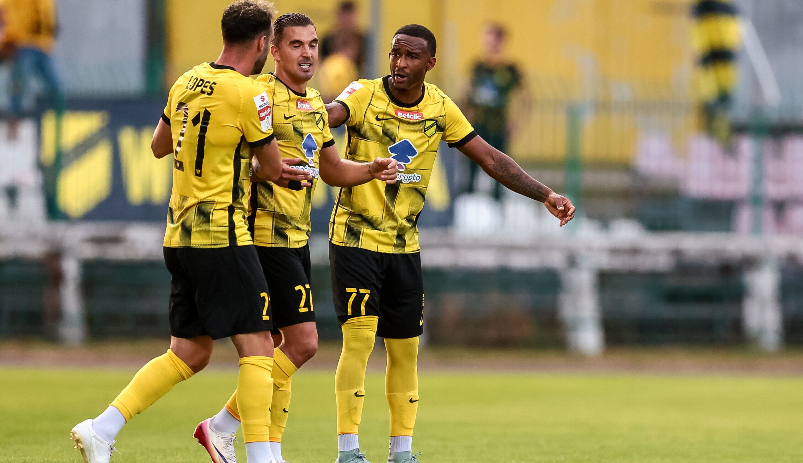 2025.08.19 Warszawa
pilka nozna Betclic 1. liga sezon 2025/2026
Polonia Warszawa - Wieczysta Krakow
N/z Michal Pazdan (Wieczysta), Carlitos (Wieczysta), Lisandro Semedo (Wieczysta), radosc
Foto Tomasz Jastrzebowski / Foto Olimpik / PressFocus

2025.08.19 Warszawa
Football - Betclic Poland 1st Division season 2025/2026
Polonia Warszawa - Wieczysta Krakow
Michal Pazdan (Wieczysta), Carlitos (Wieczysta), Lisandro Semedo (Wieczysta), radosc
Credit: Tomasz Jastrzebowski / Foto Olimpik / PressFocus