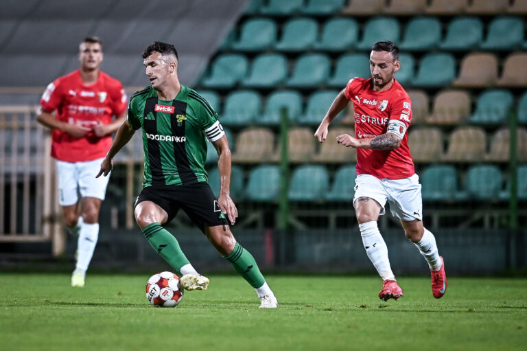 2025.08.21 Leczna pilka nozna Betlic 1 liga sezon 2025/2026 Gornik Leczna - Pogon Siedlce
N/z Egzon Kryeziu Damian Szuprytowski

Foto Kacper Pacocha / PressFocus 

2025.08.21 Leczna Football Betlic First League season 2025/2026 Gornik Leczna - Pogon Siedlce

Credit: Kacper Pacocha / PressFocus