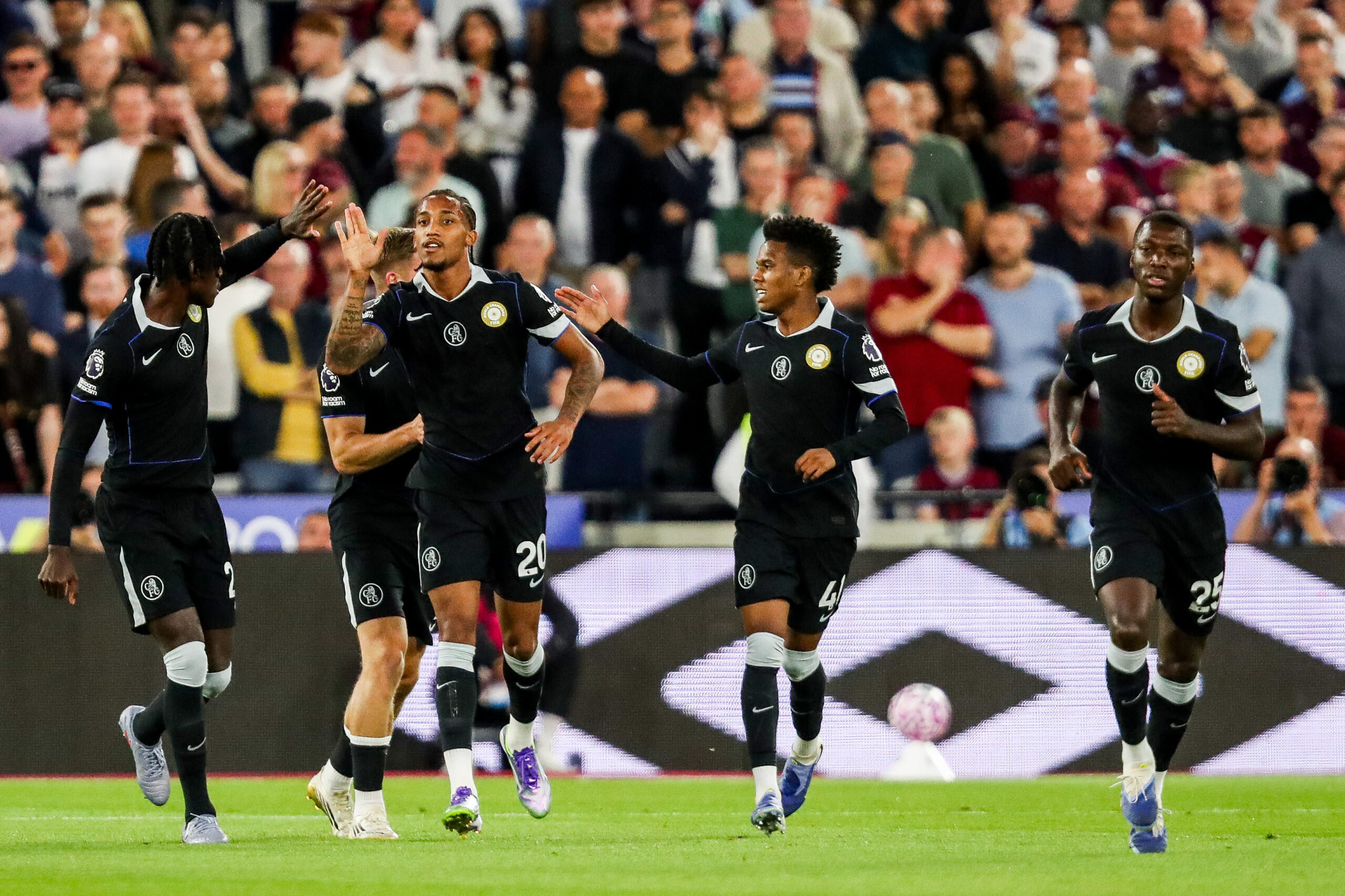 Joao Pedro of Chelsea celebrates his goal to make it 2-2 during the Premier League match West Ham United vs Chelsea at London Stadium, London, United Kingdom, 22nd August 2025

(Photo by Izzy Poles/News Images) in London, United Kingdom on 8/22/2025. (Photo by Izzy Poles/News Images/Sipa USA)
2025.08.22 Londyn
pilka nozna liga angielska
West Ham United - Chelsea FC
Foto Izzy Poles/News Images/SIPA USA/PressFocus

!!! POLAND ONLY !!!
