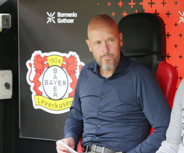 23.08.2025 Fussball GER Saison 2025/2026  1.Bundesliga 1.Spieltag. : Bayer 04 Leverkusen --- TSG Hoffenheim : Erik ten Hag B04/Tr nimmt auf der Trainerbank Platz. DFL REGULATIONS PROHIBIT ANY USE OF PHOTOGRAPHS AS IMAGE SEQENCES AND/OR QUASI-VIDEO. 1.Fussball-Bundesliga : 23.08.2025 Fussball GER Saison 2025/2026  1.Bundesliga 1. Spieltag. Bayer 04 Leverkusen-- TSG Hoffenheim : *** 23 08 2025 Soccer GER Season 2025 2026 1 Bundesliga 1 Matchday Bayer 04 Leverkusen TSG Hoffenheim Erik ten Hag B04 Tr takes a seat on the bench DFL REGULATIONS PROHIBIT ANY USE OF PHOTOGRAPHS AS IMAGE SEQENCES AND OR QUASI VIDEO 1 Soccer Bundesliga 23 08 2025 Soccer GER Season 2025 2026 1 Bundesliga 1 Matchday Bayer 04 Leverkusen TSG Hoffenheim
2025.08.23 Leverkusen
pilka nozna liga niemiecka
Bayer Leverkusen - TSG Hoffenheim
Foto IMAGO/PressFocus

!!! POLAND ONLY !!!