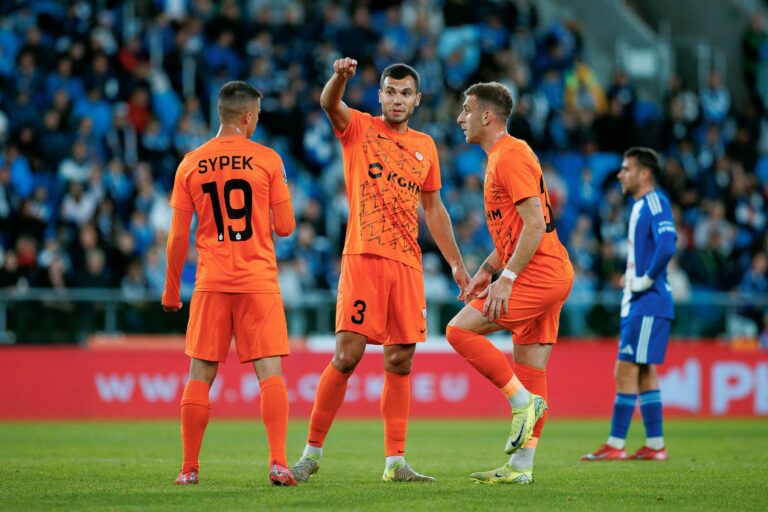 2025.08.25 Plock
Pilka nozna PKO Ekstraklasa sezon 2025/2026
Wisla Plock - KGHM Zaglebie Lubin
N/z Jakub Sypek Roman Yakuba Jakuba Luka Lucic
Foto Tomasz Folta / PressFocus

2025.08.25 Plock
Football PKO Ekstraklasa season 2025/2026
Wisla Plock - KGHM Zaglebie Lubin
Jakub Sypek Roman Yakuba Jakuba Luka Lucic
Credit: Tomasz Folta / PressFocus