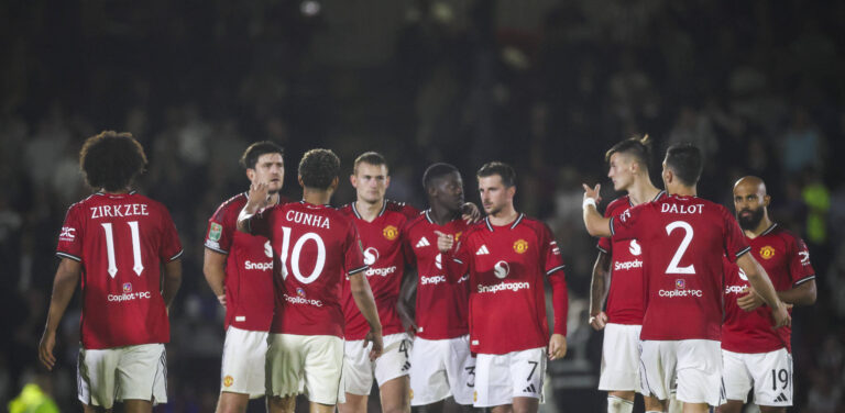 Grimsby Town FC v Manchester United, ManU FC, Carabao Cup 2nd Round Manchester United forward Matheus Cunha 10 apologies for penalty miss during the Grimsby Town FC v Manchester United FC Carabao Cup 2nd Round match at Blundell Park, Cleethorpes, England, United Kingdom on 27 August 2025 Credit: Phil Duncan/Every Second Media Editorial use only. All images are copyright Every Second Media Limited. No images may be reproduced without prior permission. All rights reserved. Premier League and Football League images are subject to licensing agreements with Football DataCo Limited. see https://www.football-dataco.com Copyright: xIMAGO/EveryxSecondxMediax ESM-1566-0049 PhilxDuncanx/xEveryxSecondxMediax
2025.08.27 Grimsby
pilka nozna ,  Puchar Ligi Angielskiej
Grimsby Town FC - Manchester United
Foto IMAGO/PressFocus

!!! POLAND ONLY !!!