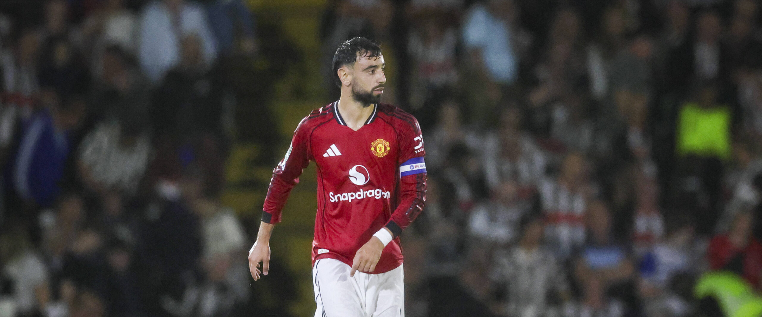 Grimsby Town FC v Manchester United, ManU FC, Carabao Cup 2nd Round Manchester United midfielder Bruno Fernandes 8 in action during the Grimsby Town FC v Manchester United FC Carabao Cup 2nd Round match at Blundell Park, Cleethorpes, England, United Kingdom on 27 August 2025 Credit: Phil Duncan/Every Second Media Editorial use only. All images are copyright Every Second Media Limited. No images may be reproduced without prior permission. All rights reserved. Premier League and Football League images are subject to licensing agreements with Football DataCo Limited. see https://www.football-dataco.com Copyright: xIMAGO/EveryxSecondxMediax ESM-1566-0060 PhilxDuncanx/xEveryxSecondxMediax
2025.08.27 Grimsby
pilka nozna ,  Puchar Ligi Angielskiej
Grimsby Town FC - Manchester United
Foto IMAGO/PressFocus

!!! POLAND ONLY !!!