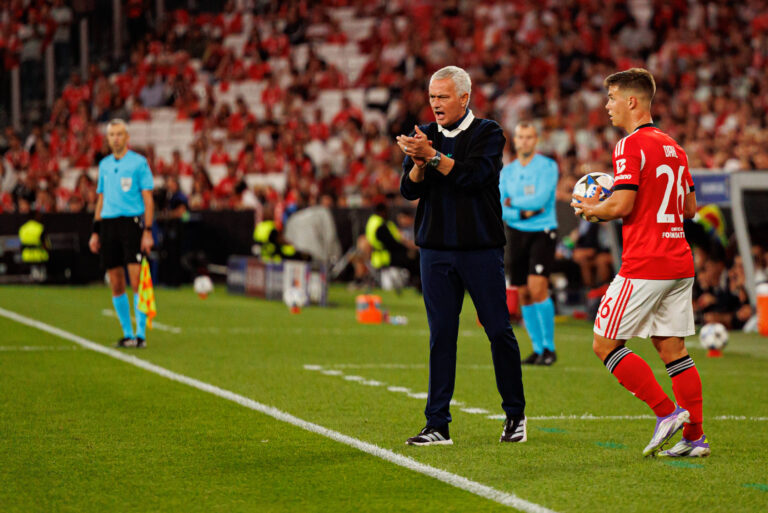 Jose Mourinho seen during Champions League qualifying game between SL Benfica and Fenerbahce SK Maciej Rogowski Lisbon Estadio Da Luz Portugal Copyright: xMaciejxRogowskix benficavsfenerbahce2526-251
2025.08.27 Lizbona
pilka nozna , liga mistrzow
Benfica Lizbona - Fenerbahce Stambul
Foto IMAGO/PressFocus

!!! POLAND ONLY !!!