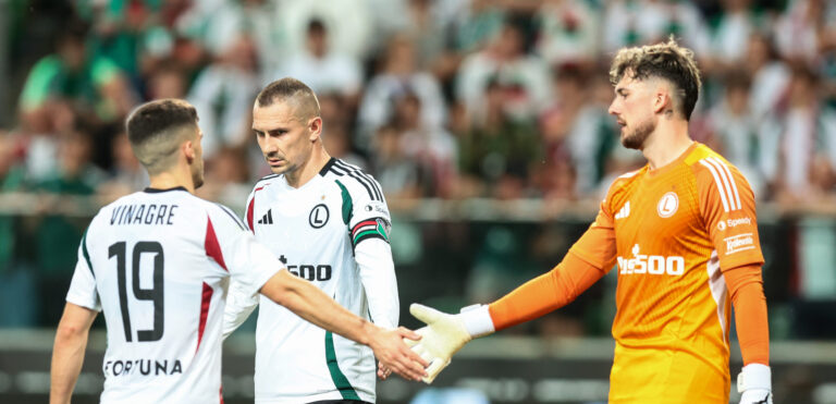 2025.08.28 Warszawa pilka nozna Liga Konferencji kwalifikacje sezon 2025/2026
Legia Warszawa - Hibernian FC
N/z Ruben Vinagre (Legia), Artur Jedrzejczyk (Legia), Kacper Tobiasz (Legia)
Foto Tomasz Jastrzebowski / Foto Olimpik / PressFocus

2025.08.28 Warszawa Football - UEFA Conference League play off round season 2025/2026
Legia Warszawa - Hibernian FC
Ruben Vinagre (Legia), Artur Jedrzejczyk (Legia), Kacper Tobiasz (Legia)
Credit: Tomasz Jastrzebowski / Foto Olimpik / PressFocus