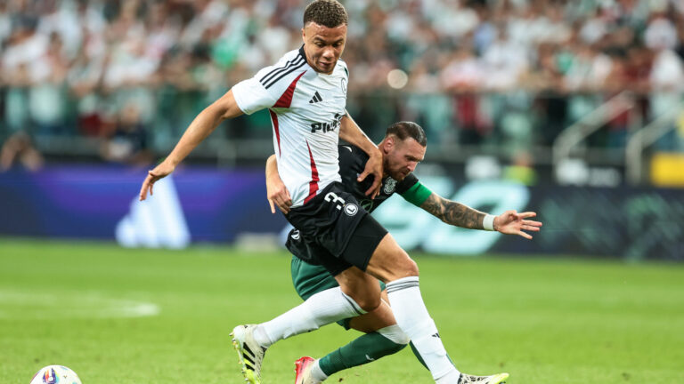 2025.08.28 Warszawa pilka nozna Liga Konferencji kwalifikacje sezon 2025/2026
Legia Warszawa - Hibernian FC
N/z Steve Kapuadi (Legia), Martin Boyle (Hibernian)
Foto Tomasz Jastrzebowski / Foto Olimpik / PressFocus

2025.08.28 Warszawa Football - UEFA Conference League play off round season 2025/2026
Legia Warszawa - Hibernian FC
Steve Kapuadi (Legia), Martin Boyle (Hibernian)
Credit: Tomasz Jastrzebowski / Foto Olimpik / PressFocus