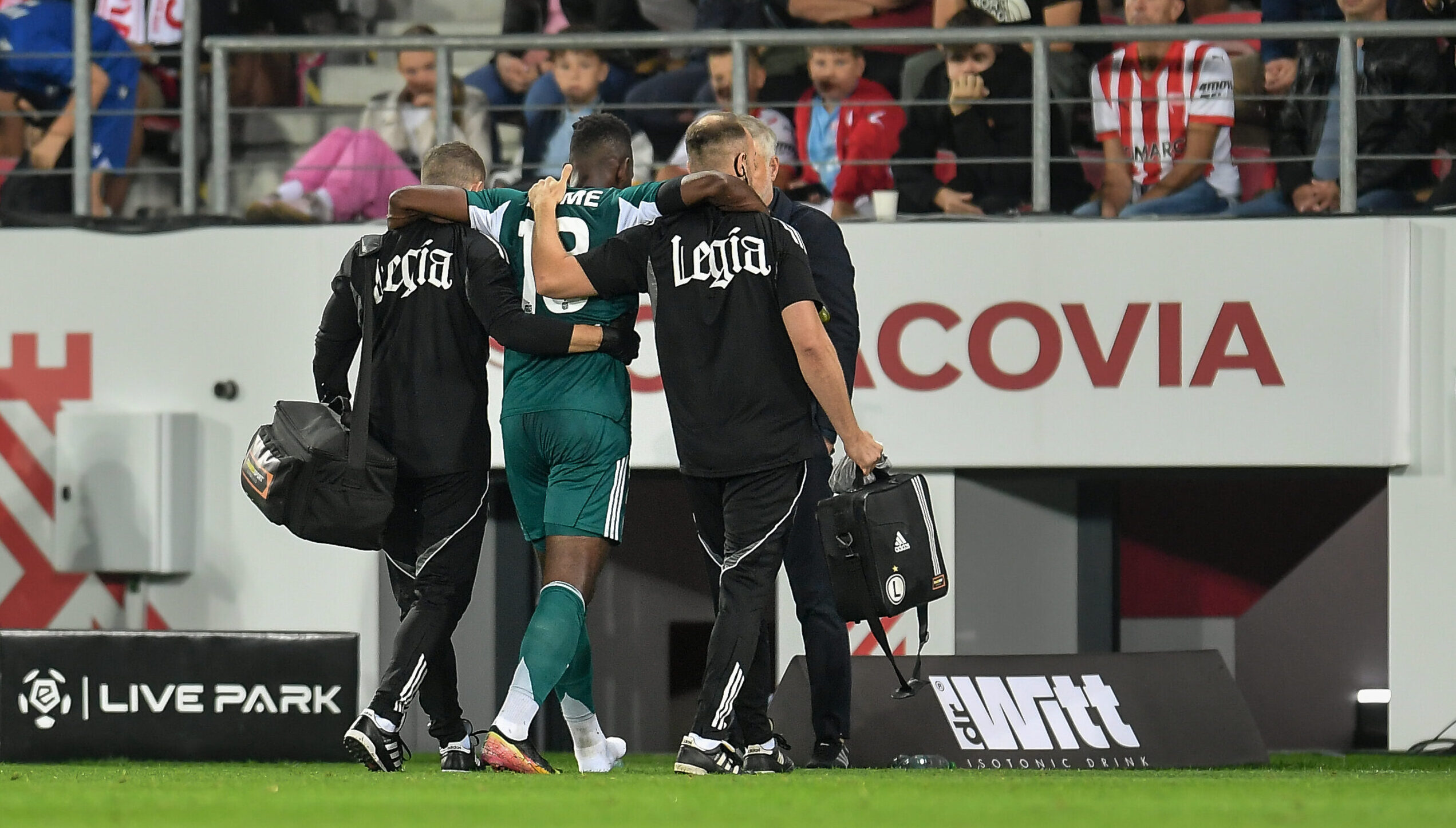 2025.08.31 Krakow
Pilka nozna PKO Ekstraklasa sezon 2025/2026
Cracovia - Legia Warszawa
N/z Jean Pierre Nsame kontuzja
Foto Mateusz Sobczak / PressFocus

2025.08.31 Krakow
Football Polish League PKO Ekstraklasa season 2025/2026
Cracovia - Legia Warszawa
Jean Pierre Nsame kontuzja
Credit: Mateusz Sobczak / PressFocus