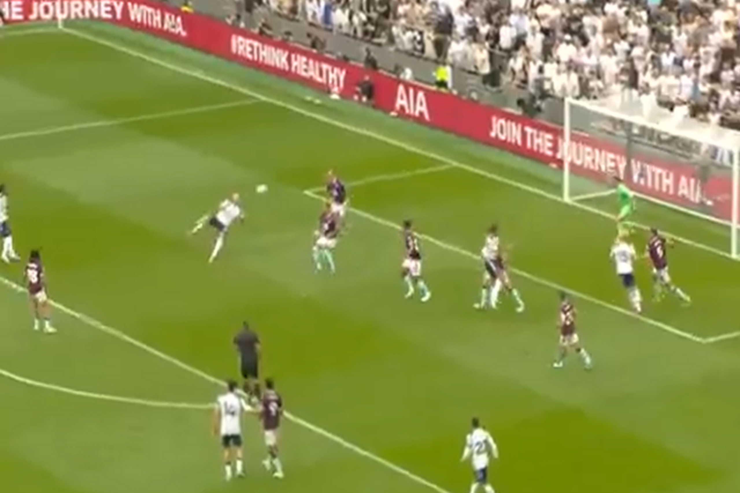 Co za gol! Niesamowite nożyce gwiazdy Premier League [WIDEO]