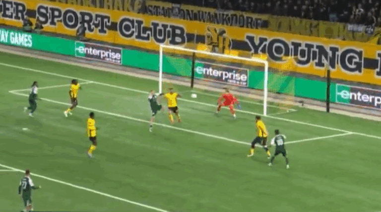 Świderski trafia do siatki w meczu Ligi Europy! [WIDEO]