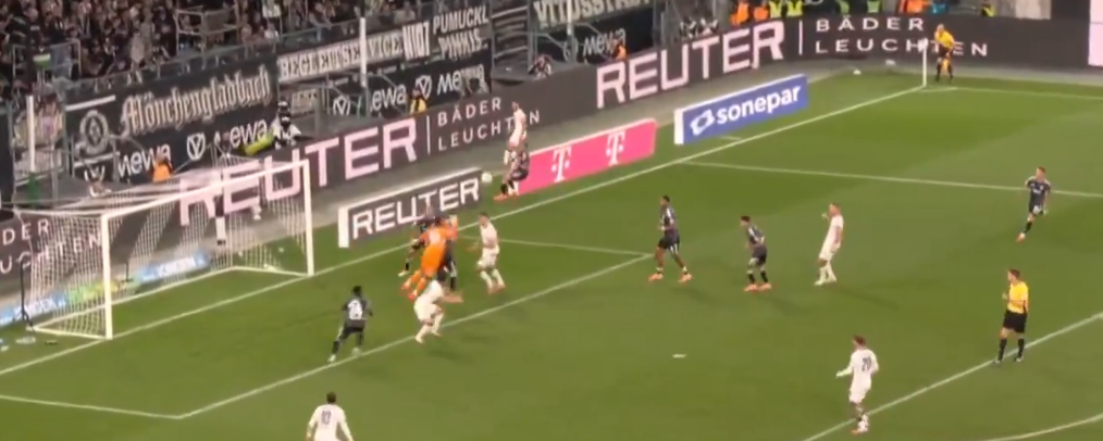 10 goli w meczu Bundesligi! Niesamowite spotkanie [WIDEO]