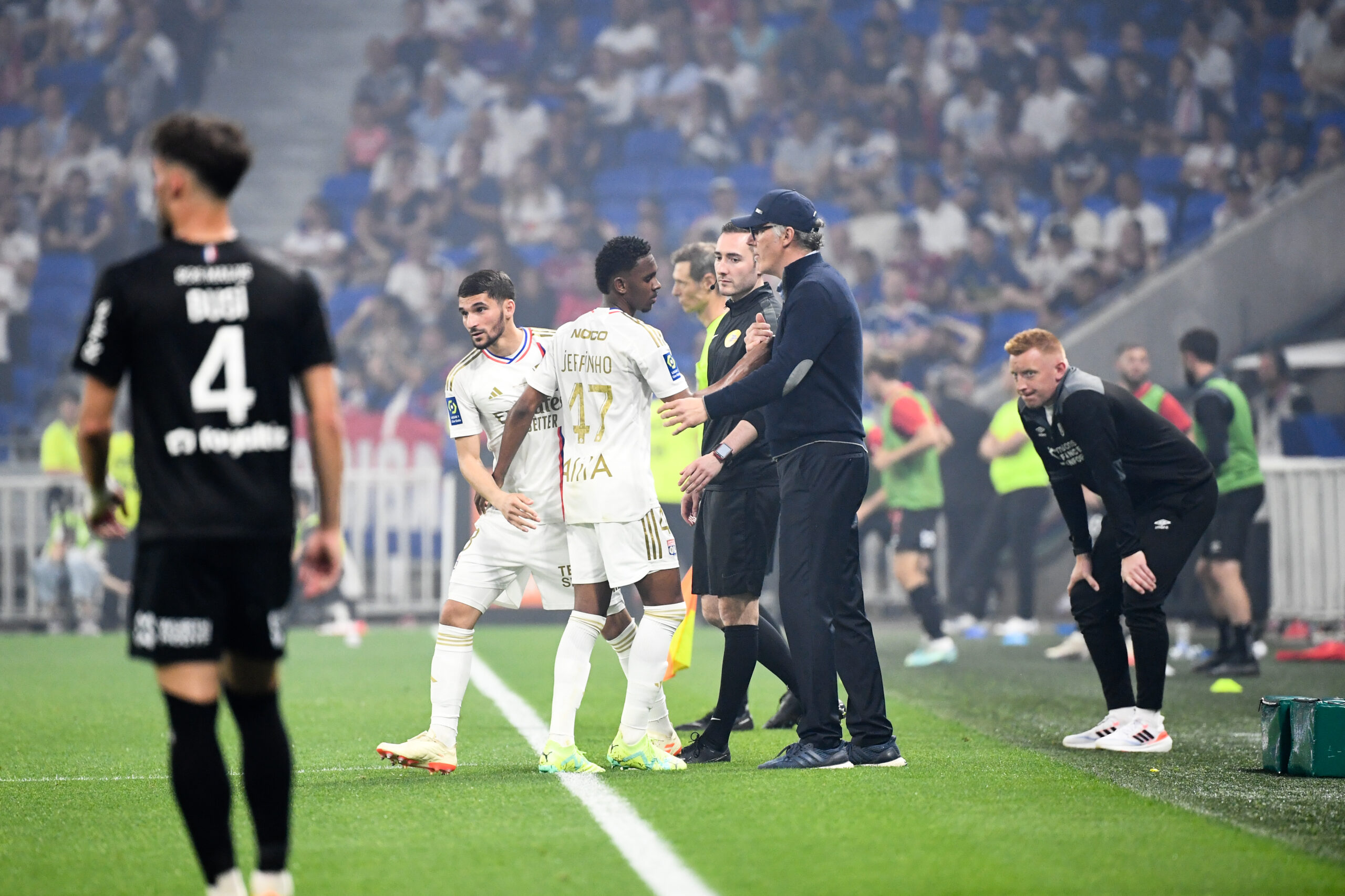 47 JEFFINHO (ol) - Laurent BLANC (Entraineur Lyon OL) - 08 Houssem AOUAR (ol) during the Ligue 1 Uber Eats match between Lyon and Reims at Groupama Stadium on May 27, 2023 in Lyon, France. (Photo by Christophe Saidi/FEP/Icon Sport/Sipa USA)
2023.05.27 Lyon
pilka nozna liga francuska
Olympique Lyon - Stade de Reims

Foto Icon Sport/SIPA USA/PressFocus

!!! POLAND ONLY !!!