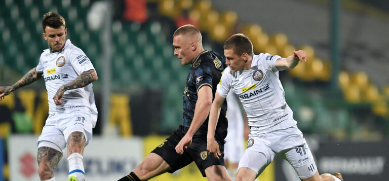 2024.05.04 Katowice
Pilka nozna Fortuna 1 Liga sezon 2023/2024 
GKS Katowice - Stal Rzeszow
N/z Sebastien Thill Oskar Repka Karol Lysiak
Foto PressFocus

2024.05.04 Katowice
Football Polish Fortuna First League Season 2023/2024 
GKS Katowice - Stal Rzeszow
Sebastien Thill Oskar Repka Karol Lysiak
Credit: PressFocus