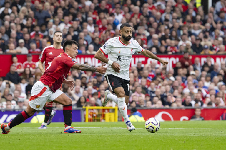 MANCHESTER, ENGLAND - SEPTEMBER 01: Mohamed Salah of Liverpool (R) is challenged by Lisandro Martnez of Manchester United (L) during the Premier League football match between Manchester United and Liverpool at Old Trafford on September 01, 2024 in Manchester, England. (Photo by Richard Callis/SPP)  (Richard Callis / SPP) (Photo by Richard Callis / SPP/Sipa USA)
2024.09.01 Manchester
pilka nozna liga angielska
Manchester United - Liverpool 
Foto SPP/SIPA USA/PressFocus

!!! POLAND ONLY !!!