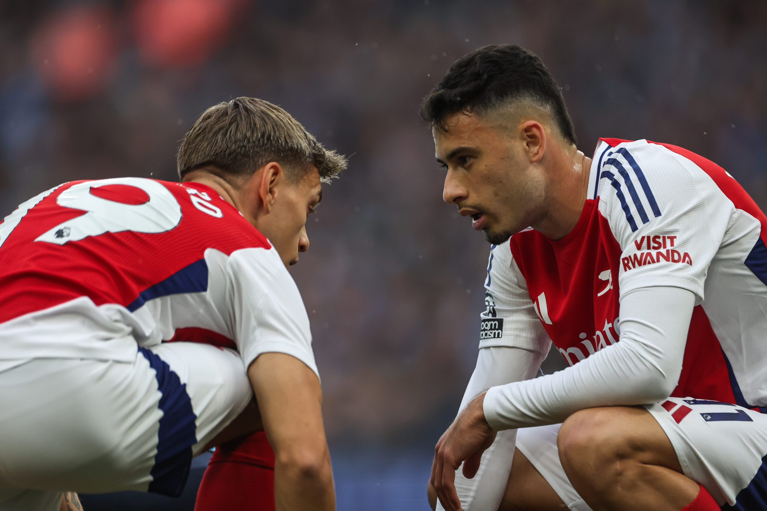 Gabriel Martinelli of Arsenal speaks to Leandro Trossard of Arsenal during the Premier League match Manchester City vs Arsenal at Etihad Stadium, Manchester, United Kingdom, 22nd September 2024

(Photo by Mark Cosgrove/News Images) in ,  on 9/22/2024. (Photo by Mark Cosgrove/News Images/Sipa USA)
2024.09.22 
pilka nozna liga angielska
 Manchester City v Arsenal
Foto News Images/SIPA USA/PressFocus

!!! POLAND ONLY !!!