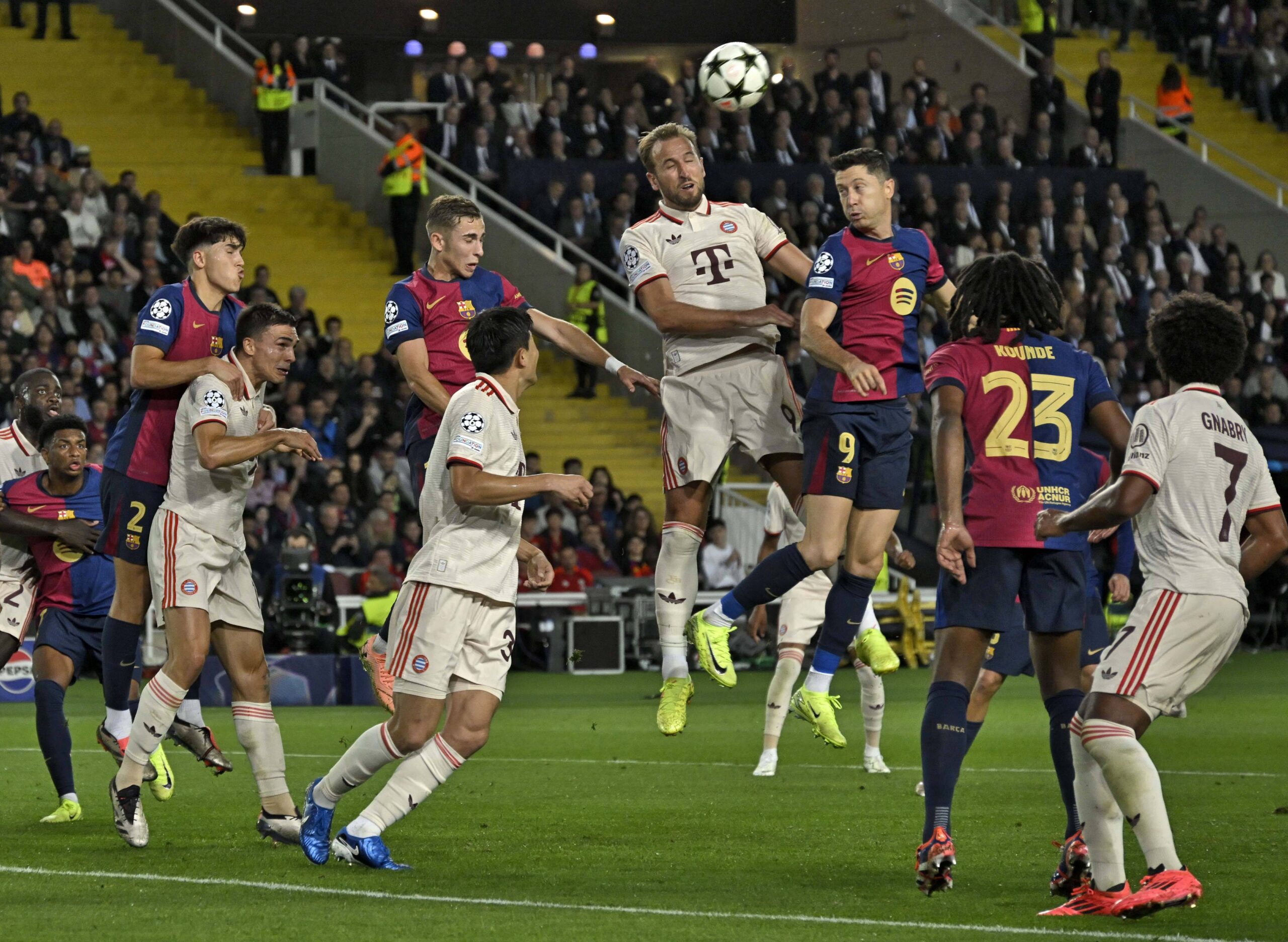 23.10.2024, Fussball UEFA Champions League 2024/2025, 3.Spieltag, FC Barcelona, Barca - FC Bayern Munchen, im Estadi Olimpic Lluis Companys Barcelona. Harry Kane FC Bayern Munchen gegen Robert Lewandowski FC Barcelona . Robert Lewandowski FC Barcelona ***DFL and DFB regulations prohibit any use of photographs as image sequences and/or quasi-video.*** *** 23 10 2024, Football UEFA Champions League 2024 2025, Matchday 3, FC Barcelona FC Bayern Munich, at Estadi Olimpic Lluis Companys Barcelona Harry Kane FC Bayern Munich vs Robert Lewandowski FC Barcelona Robert Lewandowski FC Barcelona DFL and DFB regulations prohibit any use of photographs as image sequences and or quasi video
2024.10.23 Barcelona
pilka nozna liga mistrzow
FC Barcelona - FC Bayern Monachium
Foto IMAGO/PressFocus

!!! POLAND ONLY !!!