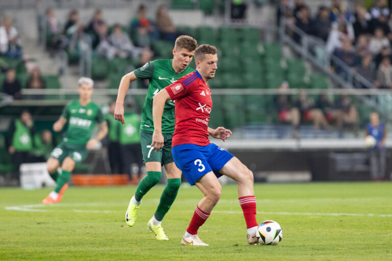 2024.10.26 Wroclaw
Pilka Nozna PKO Ekstraklasa 
Sezon 2024/2025
Slask Wroclaw - Rakow Czestochowa
N/z Milan Rundic
Foto Marcin Karczewski / PressFocus

2024.10.26 
Football Polish PKO Ekstraklasa 
Season 2024/2025
Milan Rundic
Credit: Marcin Karczewski / PressFocus
