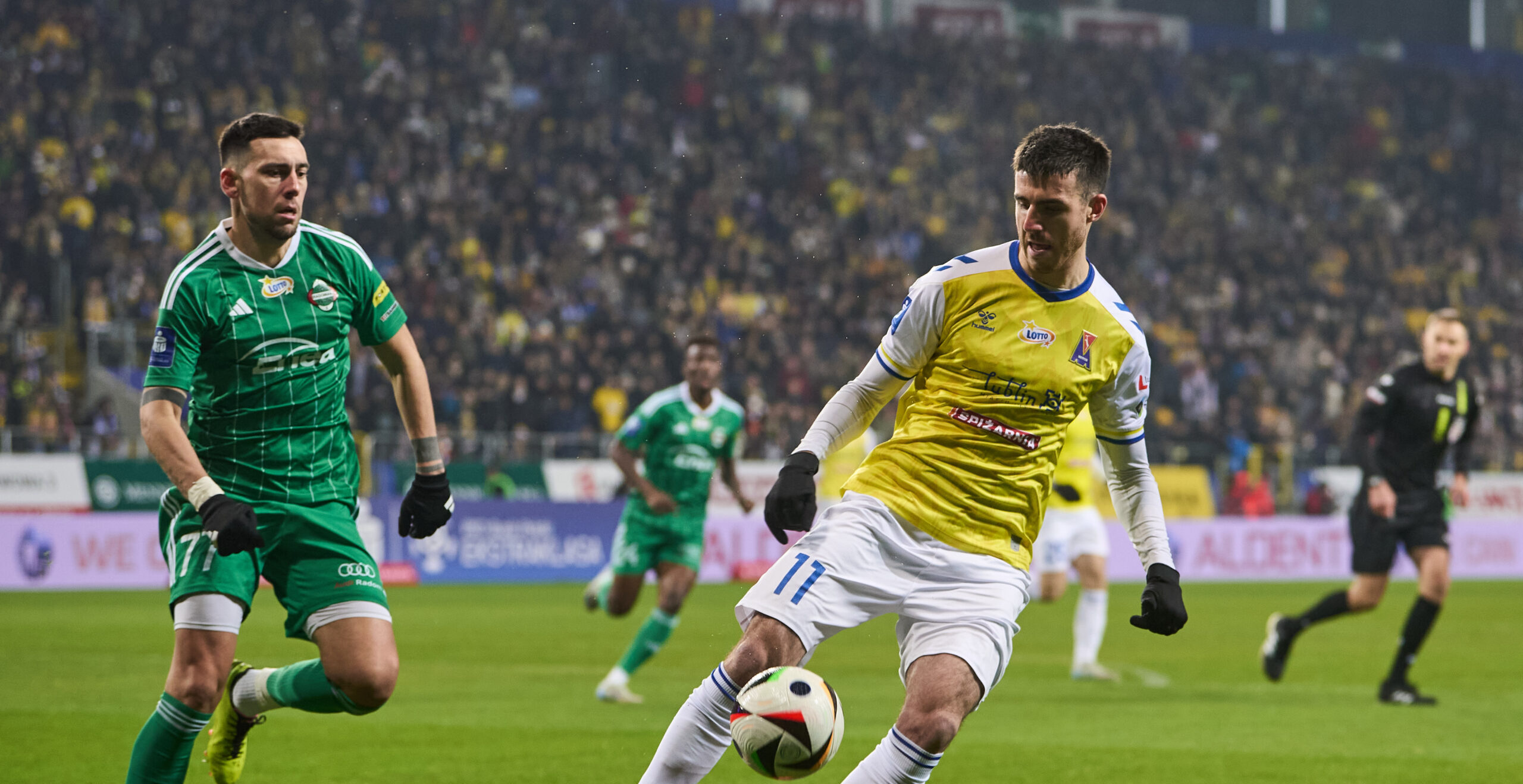 2024.12.02 Lublin pilka nozna PKO Ekstraklasa sezon 2024/2025 
Motor Lublin - Radomiak Radom
N/z Kaan Caliskaner Christos Donis
Foto Ireneusz Wnuk / PressFocus
2024.12.02 Lublin Football - Polish PKO Ekstraklasa season 2024/2025 
Motor Lublin - Radomiak Radom
Kaan Caliskaner Christos Donis
Credit: Ireneusz Wnuk / PressFocus