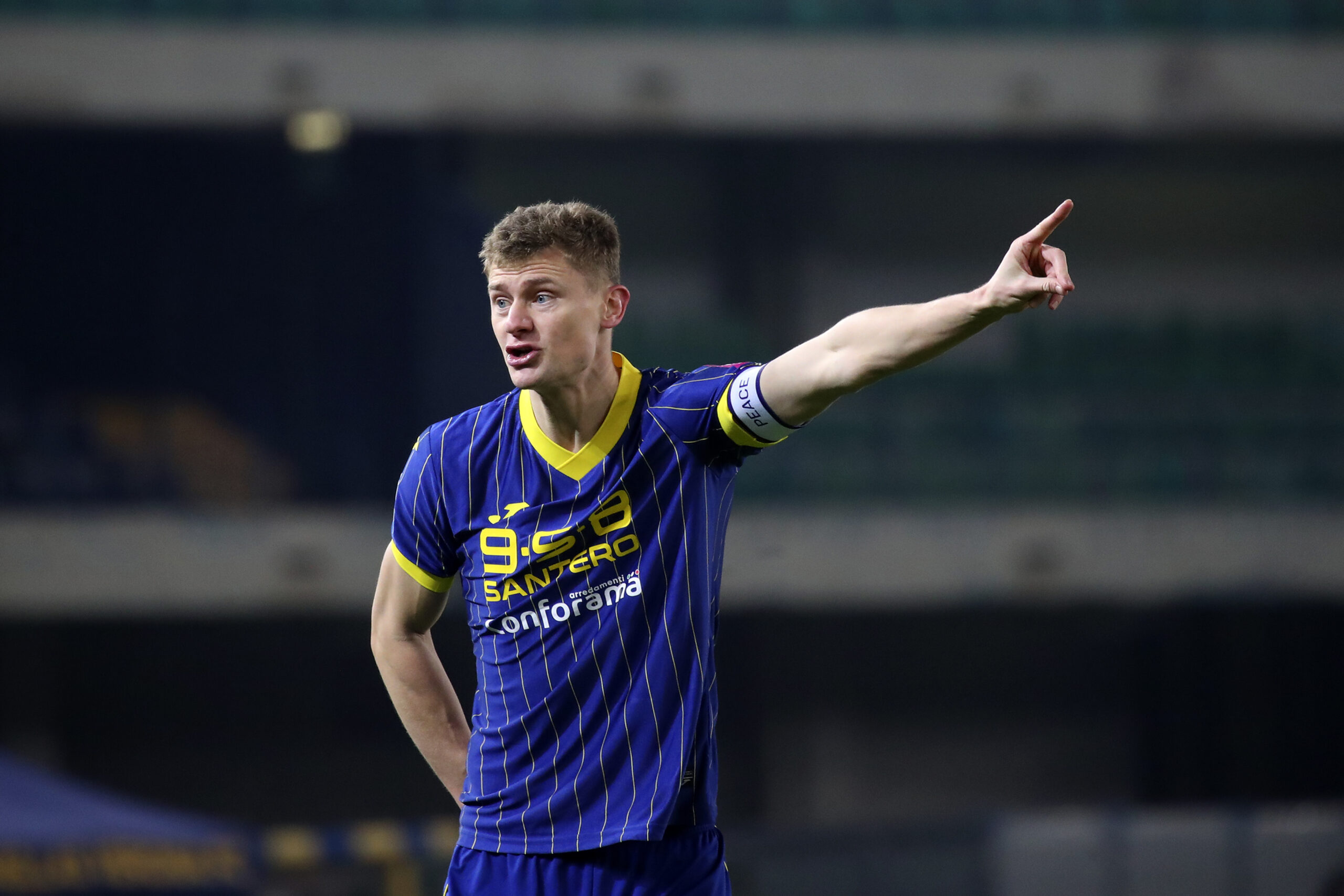 VeronaÕs Pawel Dawidowicz in   action  during the  Serie A enilive soccer match between Hellas Verona  and Udinese  at the Marcantonio Bentegodi Stadium, north Est Italy - Saturday January 04, 2025. Sport - Soccer (Photo by Paola Garbuio /Lapresse)


 (Photo by Paola Garbuio/Lapresse/Sipa USA)
2025.01.04 Werona
pilka nozna Liga Wloska
Hellas Werona - Udinese Calcio
Foto Paola Garbuio/LaPresse/SIPA USA/PressFocus

!!! POLAND ONLY !!!