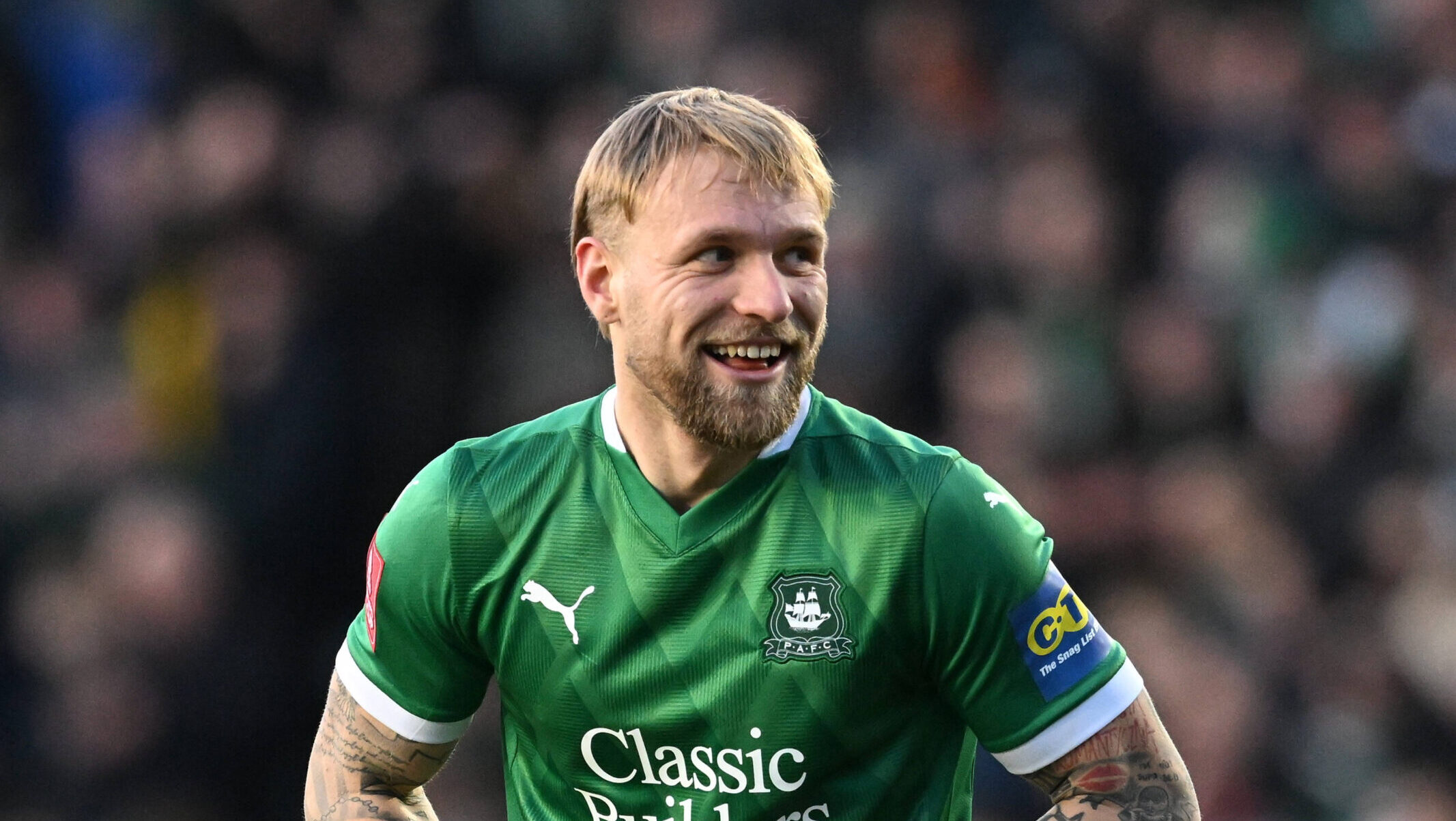 Plymouth Argyle v Liverpool FA Cup 09/02/2025. Fourth Round Tymoteusz Puchacz 17 of Plymouth Argyle showing his tattoos on his legs at full time during the FA Cup match between Plymouth Argyle and Liverpool at Home Park, Plymouth, England on 9 February 2025. Plymouth Home Park Devon England Editorial use only DataCo restrictions apply See www.football-dataco.com , Copyright: xGrahamxHuntx PSI-21428-0430
2025.02.09 Plymouth
pilka nozna puchar anglii
Plymouth Argyle - Liverpool 
Foto IMAGO/PressFocus

!!! POLAND ONLY !!!