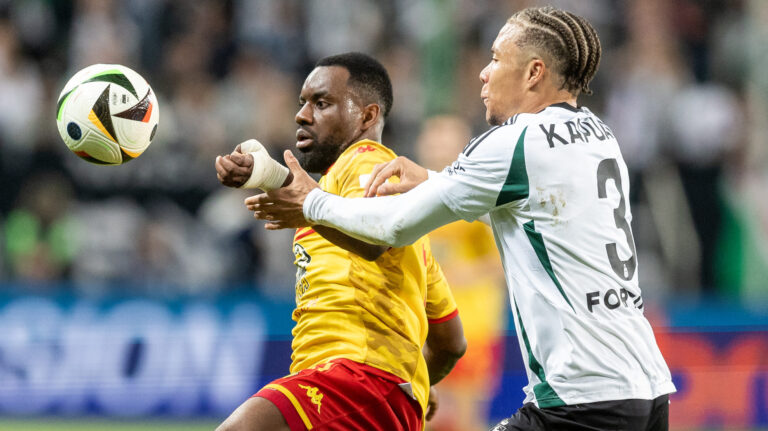 2025.04.13 Warszawa
pilka nozna PKO Ekstraklasa sezon 2024/2025
Legia Warszawa - Jagiellonia Bialystok
N/z Afimico Pululu (Jagiellonia), Steve Kapuadi (Legia)
Foto Tomasz Jastrzebowski / Foto Olimpik / PressFocus

2025.04.13 Warszawa
Football - Polish PKO Ekstraklasa season 2024/2025
Legia Warszawa - Jagiellonia Bialystok
Afimico Pululu (Jagiellonia), Steve Kapuadi (Legia)
Credit: Tomasz Jastrzebowski / Foto Olimpik / PressFocus