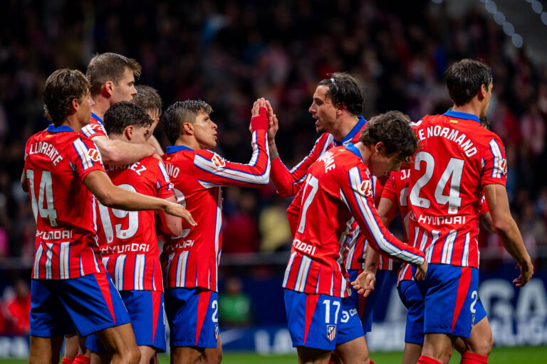 Atletico de Madrid and Real Valladolid CF - La Liga EA Sports 2024/25 Players of Atletico de Madrid from L to R Marcos Llorente, Alexander Sorloth, Julian Alvarez, Giuliano Simeone, Jose Gimenez, Rodrigo Riquelme, Robin Le Normand celebrates a goal during the La Liga EA Sports 2024/25 football match between Atletico de Madrid and Real Valladolid CF at Estadio Riyadh Air Metropolitano on April 14, 2025 in Madrid, Spain. Madrid Estadio Riyadh Air Metropolitano Madrid Spain Copyright: xAlbertoxGardinx AGardin_20250414_Football_Liga_Atletico_Madrid_Valladolid_0148
2025.04.14 Madryt
pilka nozna , liga hiszpanska
Atletico Madryt - Real Valladolid
Foto IMAGO/PressFocus

!!! POLAND ONLY !!!