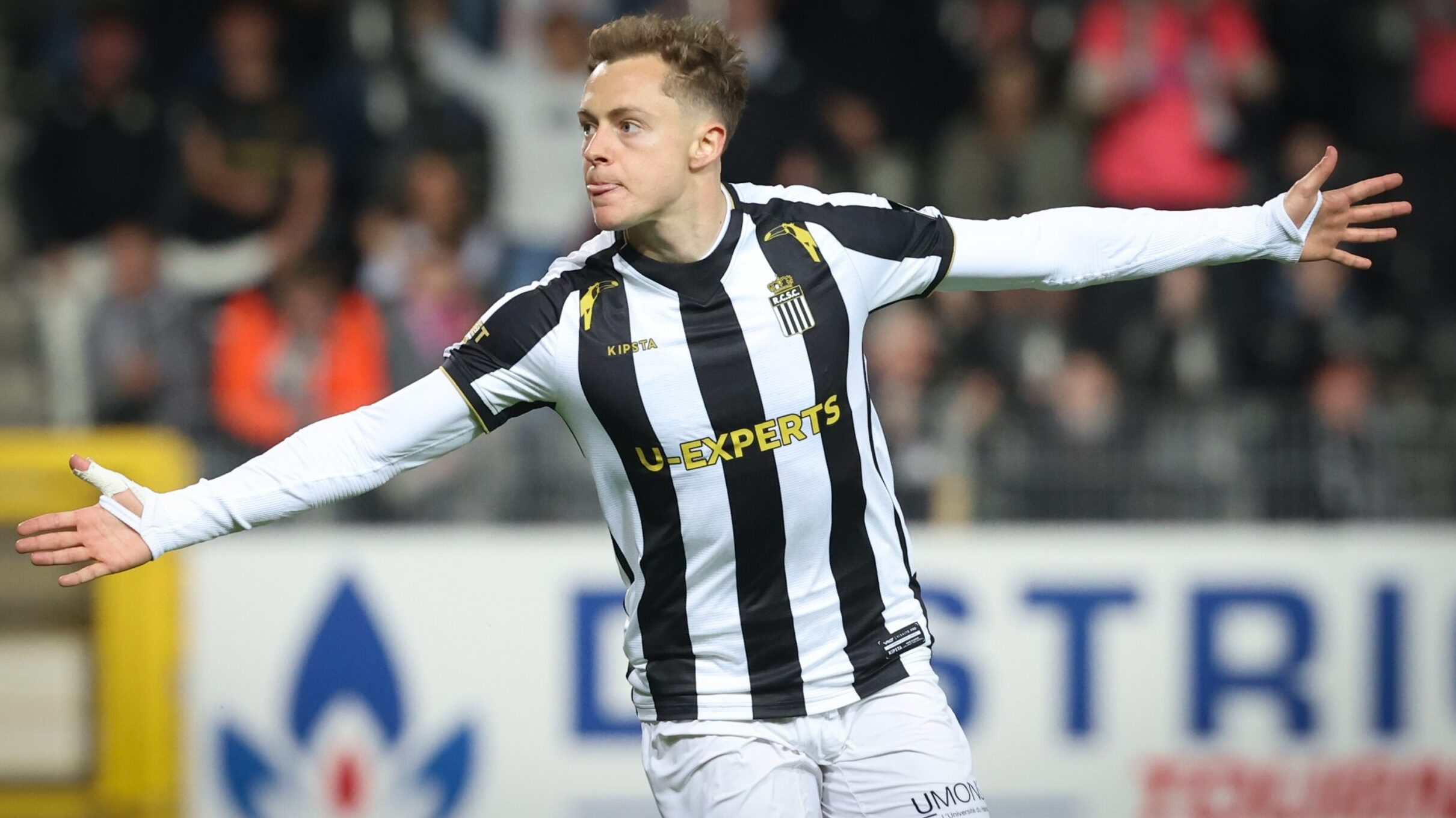 Charleroi&#039;s Zan Rogelj celebrates after scoring during a soccer match between Sporting Charleroi and FCV Dender EH, Saturday 26 April 2025 in Charleroi, on day 6 (out of 10) of the Europe Play-offs of the 2024-2025 &#039;Jupiler Pro League&#039; first division of the Belgian championship. BELGA PHOTO VIRGINIE LEFOUR (Photo by VIRGINIE LEFOUR/Belga/Sipa USA)
2025.04.26 Charleroi 
pilka nozna liga belgijska
Sporting Charleroi - FCV Dender EH
Foto Belga/SIPA USA/PressFocus

!!! POLAND ONLY !!!
