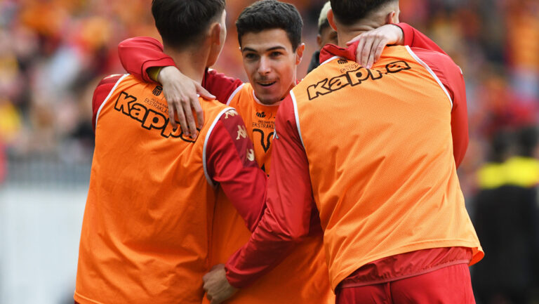 2025.05.24 Bialystok Pilka nozna PKO Ekstraklasa sezon 2024/2025 34. kolejka rozgrywek Jagiellonia Bialystok (zolto-czerwone) - Pogon Szczecin N/z Miki Villar Foto Michal Kosc / PressFocus 
2025.05.24 Bialystok Football Polish PKO Ekstraklasa season 2024/2025 Jagiellonia Bialystok - Pogon Szczecin Credit Michal Kosc / PressFocus