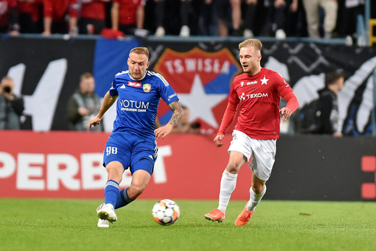 2025.05.29 Krakow
Pilka nozna , Betclic I liga , sezon 2024/25 , baraze o Ekstraklase , polfinal
Wisla Krakow - Miedz Legnica
N/z Bartosz Kwiecien, Kacper Duda
Foto Krzysztof Porebski / PressFocus

2025.05.29 Krakow
Football , Polish league, second level , 2024/2025 season , promotion play off , semi final
Wisla Krakow - Miedz Legnica
Bartosz Kwiecien, Kacper Duda
Credit: Krzysztof Porebski / PressFocus