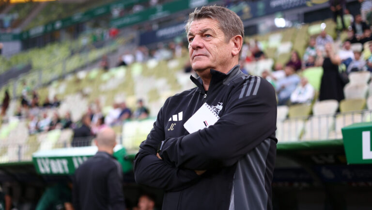 2025.07.26 Gdansk Pilka nozna PKO BP Ekstraklasa sezon 2025/2026 Lechia Gdansk - Lech Poznan N/z John Carver Foto Piotr Matusewicz / PressFocus

2025.07.26 Gdansk
Football Polish PKO BP Ekstraklasa season 2025/2026 
Lechia Gdansk - Lech Poznan 
John Carver 
Credit: Piotr Matusewicz / PressFocus