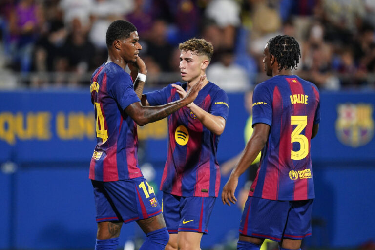 ESP: FC Barcelona, Barca v Como 1907. Joan Gamper Trophy Raphael Dias Belloli Raphinha of FC Barcelona celebrates the 3-0 with his teammates during the Joian Gaper Trophy match between FC Barcelona and Como 1907 played at Johan Cruyff Stadium on August 10, 2025 in Barcelona, Spain. kpng Copyright: xSergioxRuizx/xImagox PS_250810_BAR_COM_2526_040
2025.08.10 Barcelona
pilka nozna Trofeum Joana Gampera
FC Barcelona - Como 1907
Foto IMAGO/PressFocus

!!! POLAND ONLY !!!