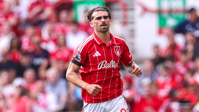 Nottingham Forest FC v Brentford FC, Premier League Jota Silva of Nottingham Forest during the Nottingham Forest FC v Brentford FC English Premier League match at the City Ground, Nottingham, United Kingdom on 17 August 2025 Credit: Ryan Crockett/Every Second Media Editorial use only. All images are copyright Every Second Media Limited. No images may be reproduced without prior permission. All rights reserved. Premier League and Football League images are subject to licensing agreements with Football DataCo Limited. see https://www.football-dataco.com Copyright: xIMAGO/EveryxSecondxMediax ESM-1555-0217 RyanxCrockettx/xEveryxSecondxMediax
2025.08.17 Nottingham
pilka nozna , liga angielska
Nottingham Forest - Brentford FC
Foto IMAGO/PressFocus

!!! POLAND ONLY !!!