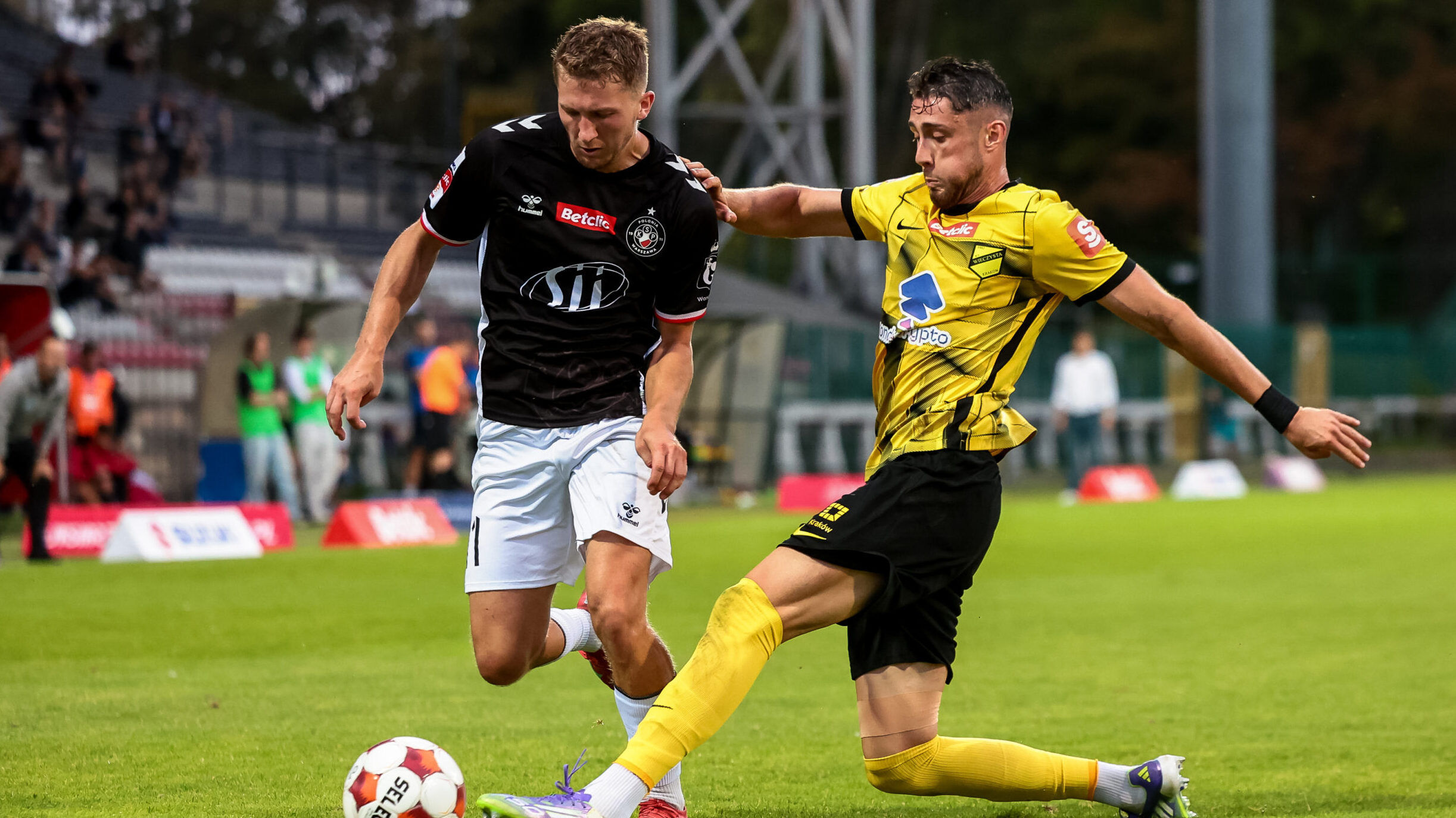 2025.08.19 Warszawa
pilka nozna Betclic 1. liga sezon 2025/2026
Polonia Warszawa - Wieczysta Krakow
N/z Mateusz Mlynski (Polonia), Kamil Pestka (Wieczysta)
Foto Tomasz Jastrzebowski / Foto Olimpik / PressFocus

2025.08.19 Warszawa
Football - Betclic Poland 1st Division season 2025/2026
Polonia Warszawa - Wieczysta Krakow
Mateusz Mlynski (Polonia), Kamil Pestka (Wieczysta)
Credit: Tomasz Jastrzebowski / Foto Olimpik / PressFocus