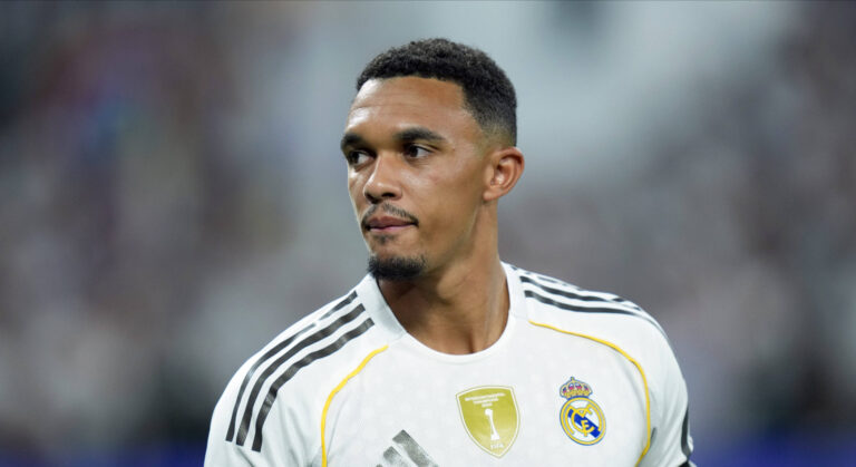 ESP: Real Madrid v CA Osasuna. La Liga EA Sports. Date 1 Trent Alexander-Arnold of Real Madrid CF during the La Liga EA Sports match, date 1 between Real Madrid and CA Osauna played at Santiago Bernabeu Stadium on August 19, 2025 in Madrid, Spain. kpng Copyright: xCesarxCebollax/xPRESSINx PS_250819_RMA_OSA_2526_1360
2025.08.20 Madryt
pilka nozna liga hiszpanska
Real Madryt - Osasuna Pampeluna
Foto IMAGO/PressFocus

!!! POLAND ONLY !!!