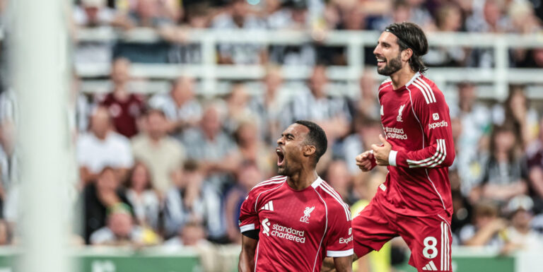 Ryan Gravenberch of Liverpool celebrates his goal to make it 0-1 during the Premier League match Newcastle United vs Liverpool at St. James&#039;s Park, Newcastle, United Kingdom, 25th August 2025

(Photo by Mark Cosgrove/News Images) in Newcastle, United Kingdom on 8/25/2025. (Photo by Mark Cosgrove/News Images/Sipa USA)
2025.08.25 Newcastle
pilka nozna liga angielska
Newcastle United - Liverpool
Foto News Images/SIPA USA/PressFocus

!!! POLAND ONLY !!!