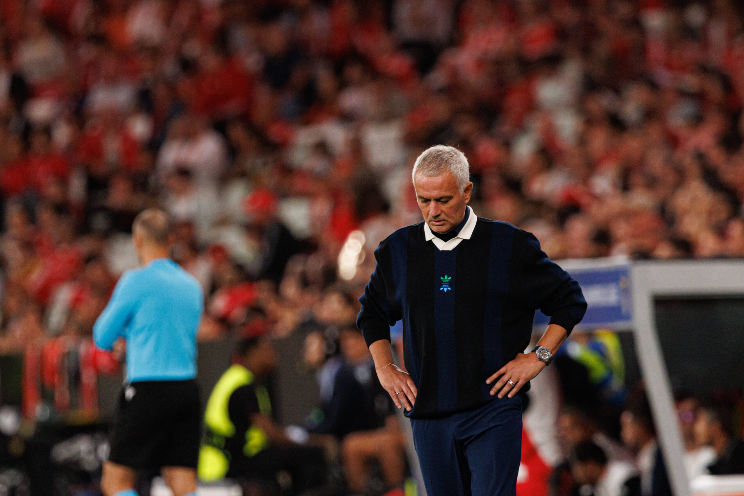 Jose Mourinho seen during Champions League qualifying game between SL Benfica and Fenerbahce SK Maciej Rogowski Lisbon Estadio Da Luz Portugal Copyright: xMaciejxRogowskix benficavsfenerbahce2526-292
2025.08.27 Lizbona
pilka nozna , liga mistrzow
Benfica Lizbona - Fenerbahce Stambul
Foto IMAGO/PressFocus

!!! POLAND ONLY !!!